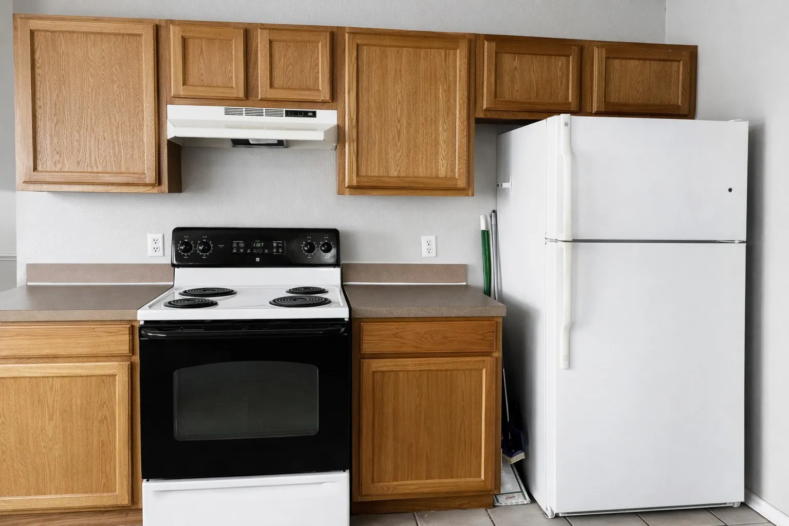 Single Family Residence For Sale in Kaufman County , 914 N Catherine Street, Terrell, Texas 75160, 3 Bedroom, 2 Bathroom, Garage spaces, 1,440 Sqft, built in 2006, Price $215,000, mls#21208965, Real Estate Agent in Terrell, Homes For Sale in Kaufman county, Homes For Sale in Terrell, Realtor in Terrell Texas, Real Estate Brokerage Independent Realty Texas, Luminita Cordes Realtor