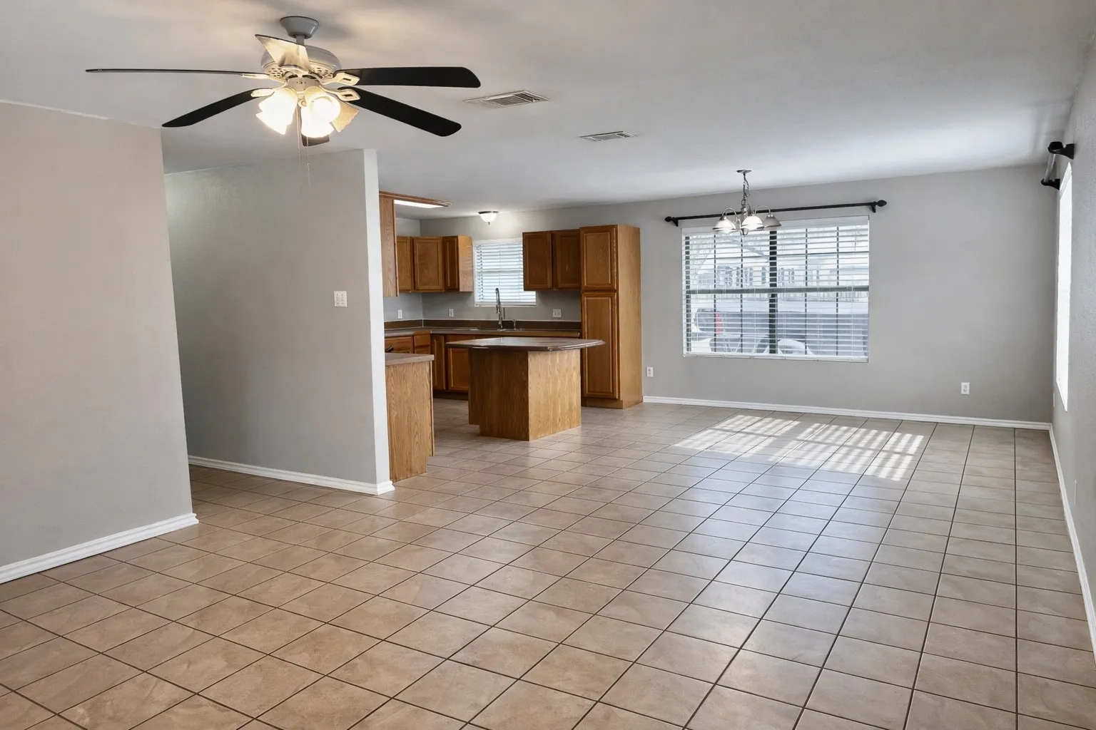 Single Family Residence For Sale in Kaufman County , 914 N Catherine Street, Terrell, Texas 75160, 3 Bedroom, 2 Bathroom, Garage spaces, 1,440 Sqft, built in 2006, Price $215,000, mls#21208965, Real Estate Agent in Terrell, Homes For Sale in Kaufman county, Homes For Sale in Terrell, Realtor in Terrell Texas, Real Estate Brokerage Independent Realty Texas, Luminita Cordes Realtor