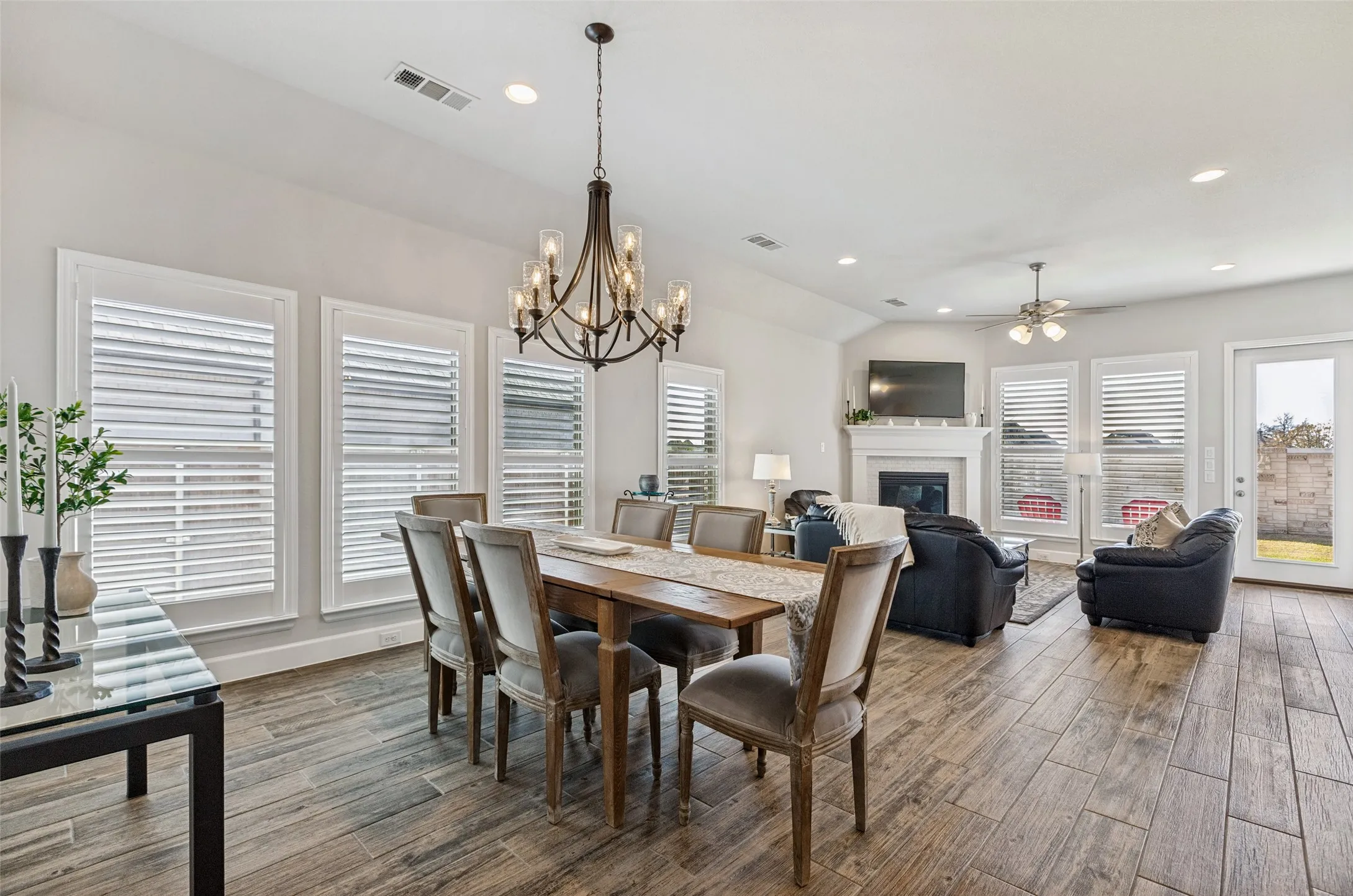 Single Family Residence For Sale in Collin County , 8212 San Bernard Trail, Mc Kinney, Texas 75071, 4 Bedroom, 3 Bathroom, 2 Garage spaces, 2,176 Sqft, built in 2021, Preowned, mls#21208962, Real Estate Agent in Mc Kinney, Homes For Sale in Collin county, Homes For Sale in Mc Kinney, Realtor in Mc Kinney Texas, Real Estate Brokerage Independent Realty Texas, Luminita Cordes Realtor