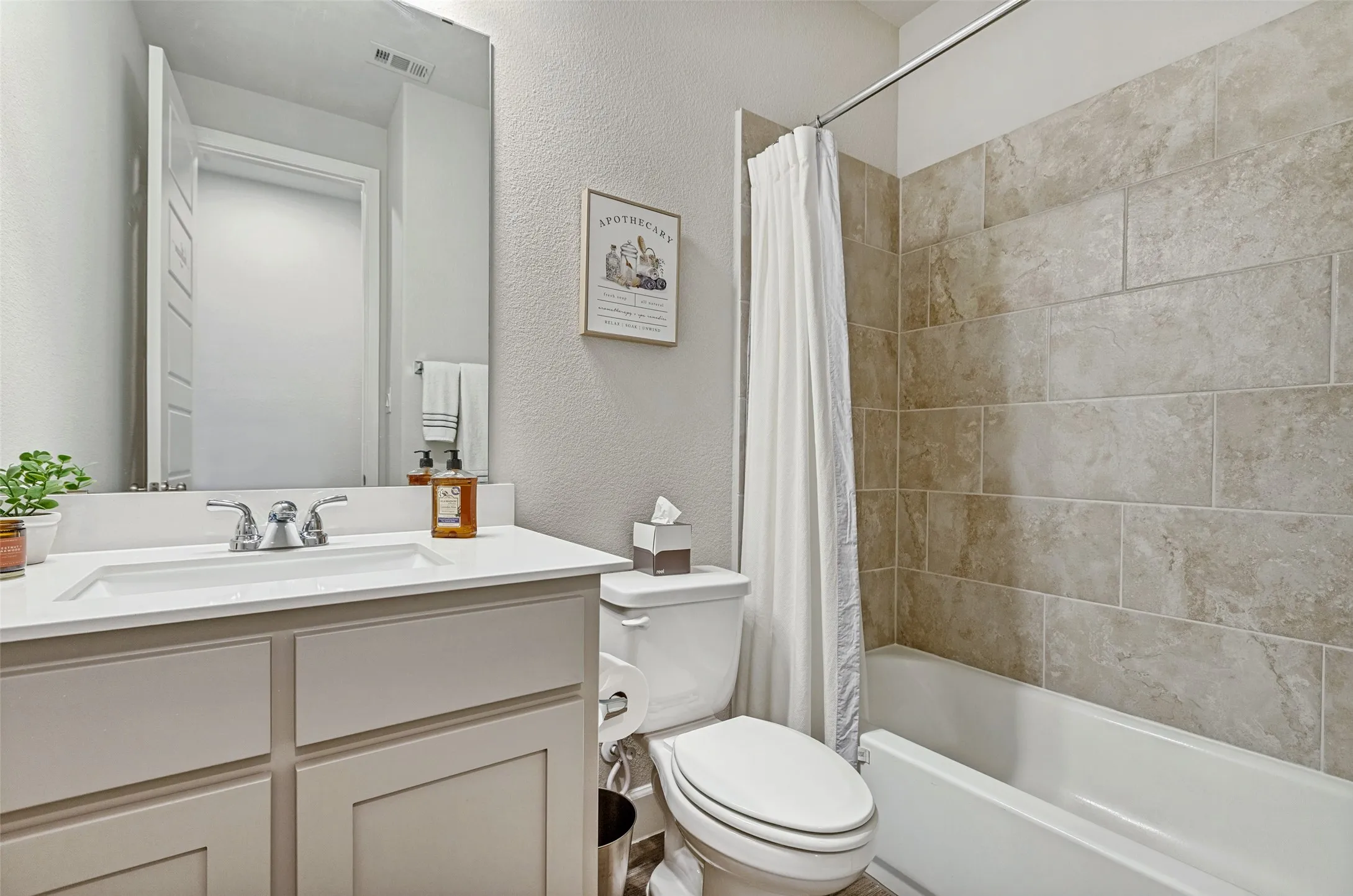 Single Family Residence For Sale in Collin County , 8212 San Bernard Trail, Mc Kinney, Texas 75071, 4 Bedroom, 3 Bathroom, 2 Garage spaces, 2,176 Sqft, built in 2021, Preowned, mls#21208962, Real Estate Agent in Mc Kinney, Homes For Sale in Collin county, Homes For Sale in Mc Kinney, Realtor in Mc Kinney Texas, Real Estate Brokerage Independent Realty Texas, Luminita Cordes Realtor