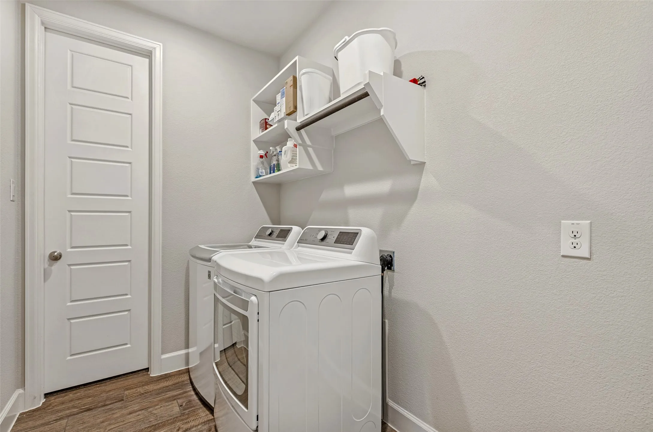 Single Family Residence For Sale in Collin County , 8212 San Bernard Trail, Mc Kinney, Texas 75071, 4 Bedroom, 3 Bathroom, 2 Garage spaces, 2,176 Sqft, built in 2021, Preowned, mls#21208962, Real Estate Agent in Mc Kinney, Homes For Sale in Collin county, Homes For Sale in Mc Kinney, Realtor in Mc Kinney Texas, Real Estate Brokerage Independent Realty Texas, Luminita Cordes Realtor