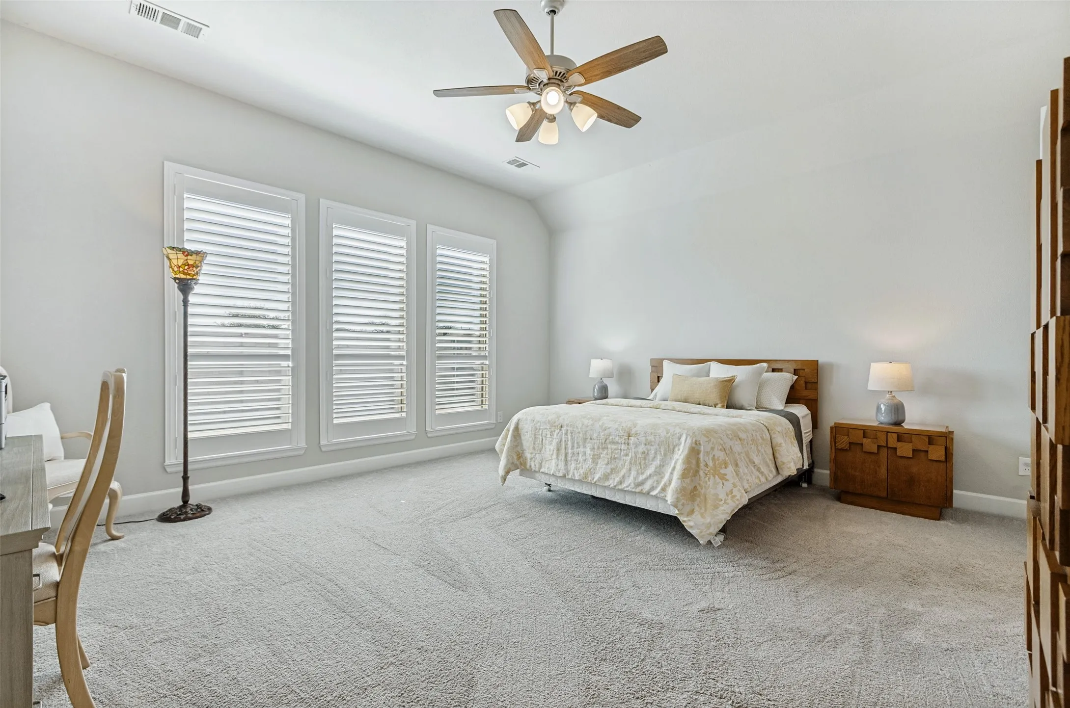 Single Family Residence For Sale in Collin County , 8212 San Bernard Trail, Mc Kinney, Texas 75071, 4 Bedroom, 3 Bathroom, 2 Garage spaces, 2,176 Sqft, built in 2021, Preowned, mls#21208962, Real Estate Agent in Mc Kinney, Homes For Sale in Collin county, Homes For Sale in Mc Kinney, Realtor in Mc Kinney Texas, Real Estate Brokerage Independent Realty Texas, Luminita Cordes Realtor