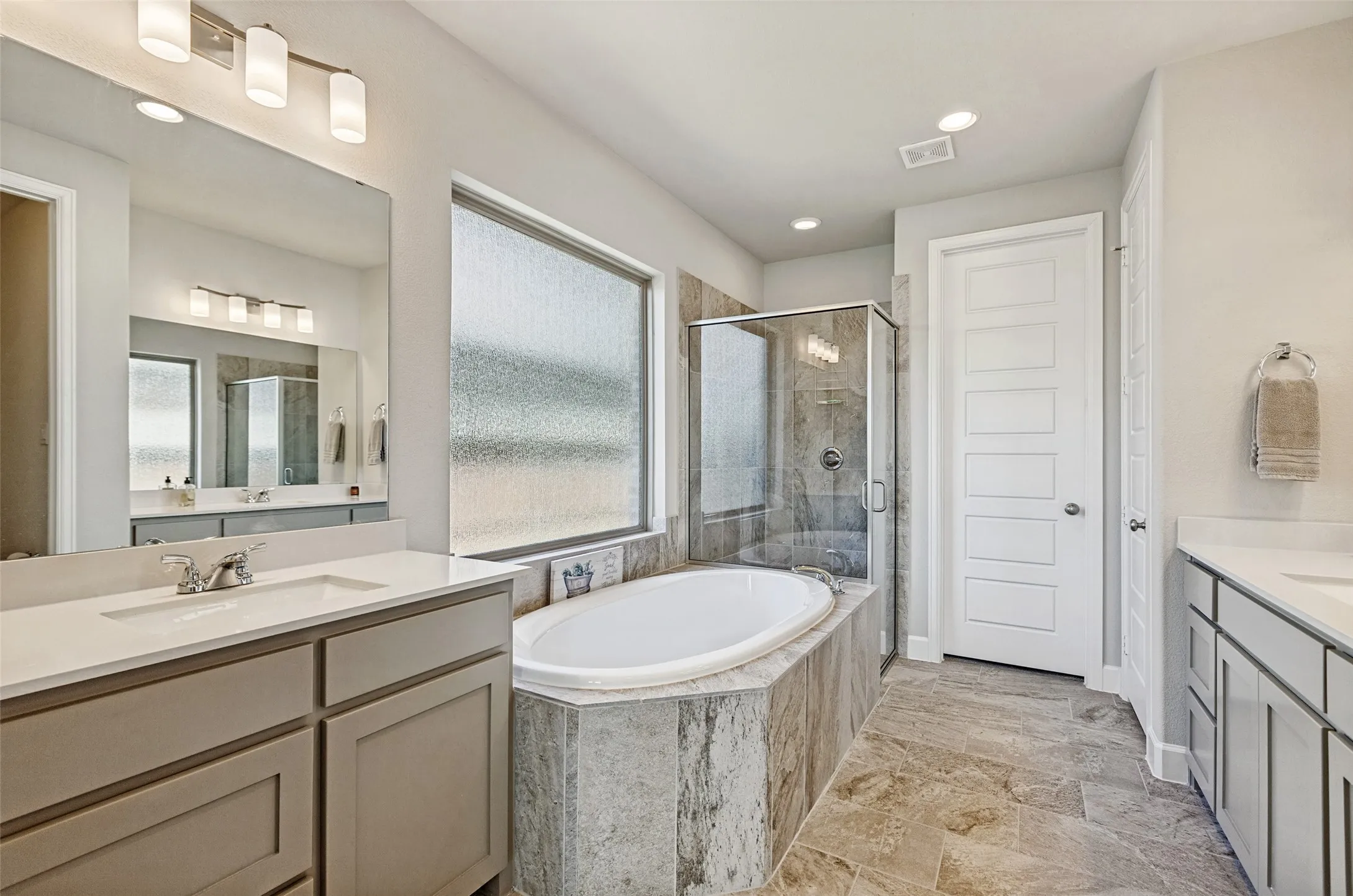 Single Family Residence For Sale in Collin County , 8212 San Bernard Trail, Mc Kinney, Texas 75071, 4 Bedroom, 3 Bathroom, 2 Garage spaces, 2,176 Sqft, built in 2021, Preowned, mls#21208962, Real Estate Agent in Mc Kinney, Homes For Sale in Collin county, Homes For Sale in Mc Kinney, Realtor in Mc Kinney Texas, Real Estate Brokerage Independent Realty Texas, Luminita Cordes Realtor