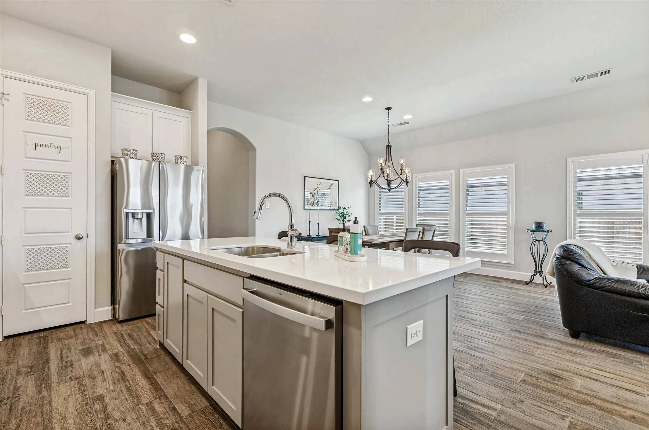 Single Family Residence For Sale in Collin County , 8212 San Bernard Trail, Mc Kinney, Texas 75071, 4 Bedroom, 3 Bathroom, 2 Garage spaces, 2,176 Sqft, built in 2021, Preowned, mls#21208962, Real Estate Agent in Mc Kinney, Homes For Sale in Collin county, Homes For Sale in Mc Kinney, Realtor in Mc Kinney Texas, Real Estate Brokerage Independent Realty Texas, Luminita Cordes Realtor