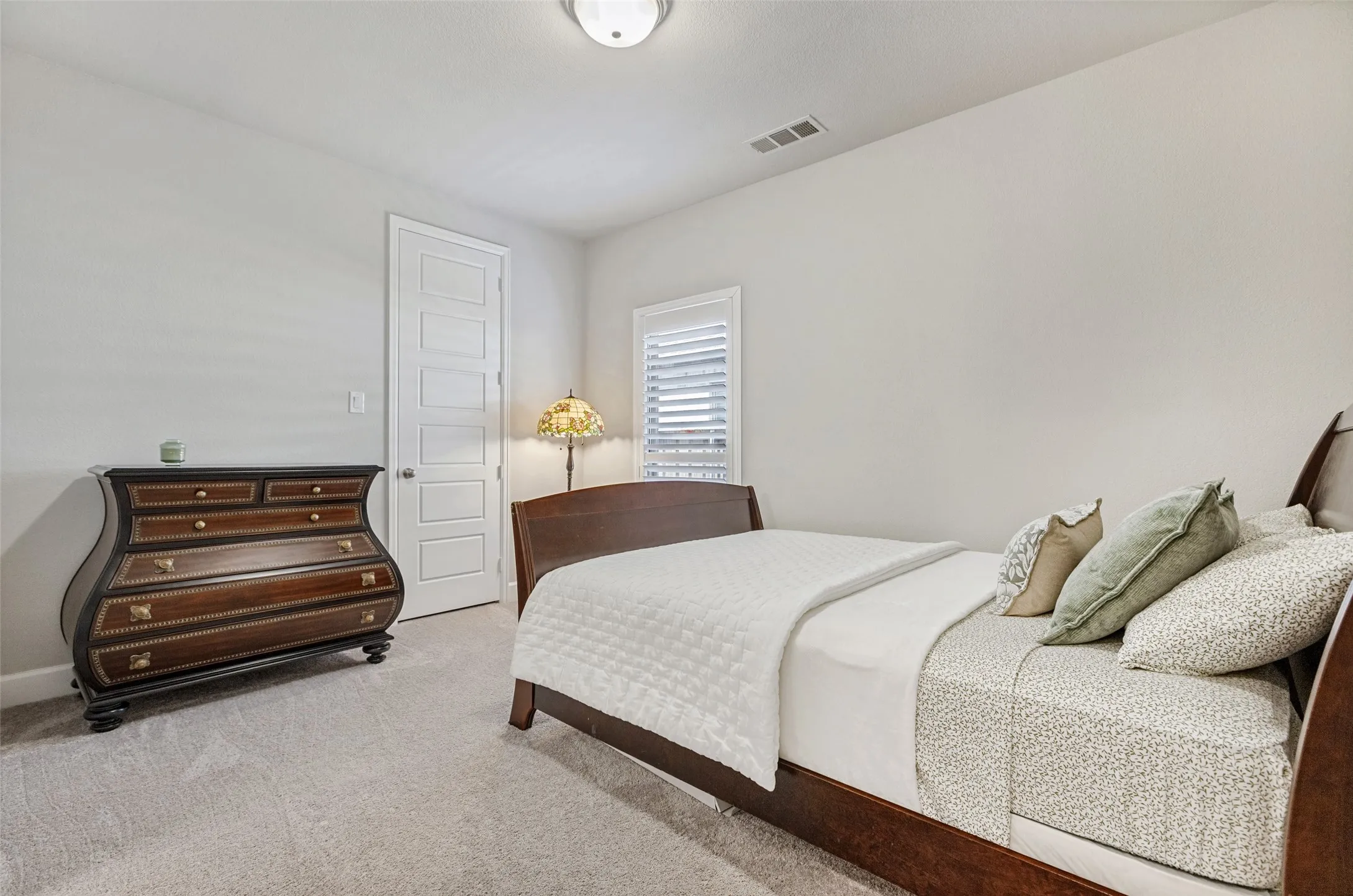 Single Family Residence For Sale in Collin County , 8212 San Bernard Trail, Mc Kinney, Texas 75071, 4 Bedroom, 3 Bathroom, 2 Garage spaces, 2,176 Sqft, built in 2021, Preowned, mls#21208962, Real Estate Agent in Mc Kinney, Homes For Sale in Collin county, Homes For Sale in Mc Kinney, Realtor in Mc Kinney Texas, Real Estate Brokerage Independent Realty Texas, Luminita Cordes Realtor