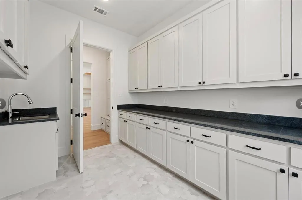 Single Family Residence For Sale in Tarrant County , 9624 Latour Lane, Fort Worth, Texas 76126, 4 Bedroom, 6 Bathroom, 2 Garage spaces, 4,505 Sqft, built in 2023, Preowned, mls#21201506, Real Estate Agent in Fort Worth, Homes For Sale in Tarrant county, Homes For Sale in Fort Worth, Realtor in Fort Worth Texas, Real Estate Brokerage Independent Realty Texas, Luminita Cordes Realtor