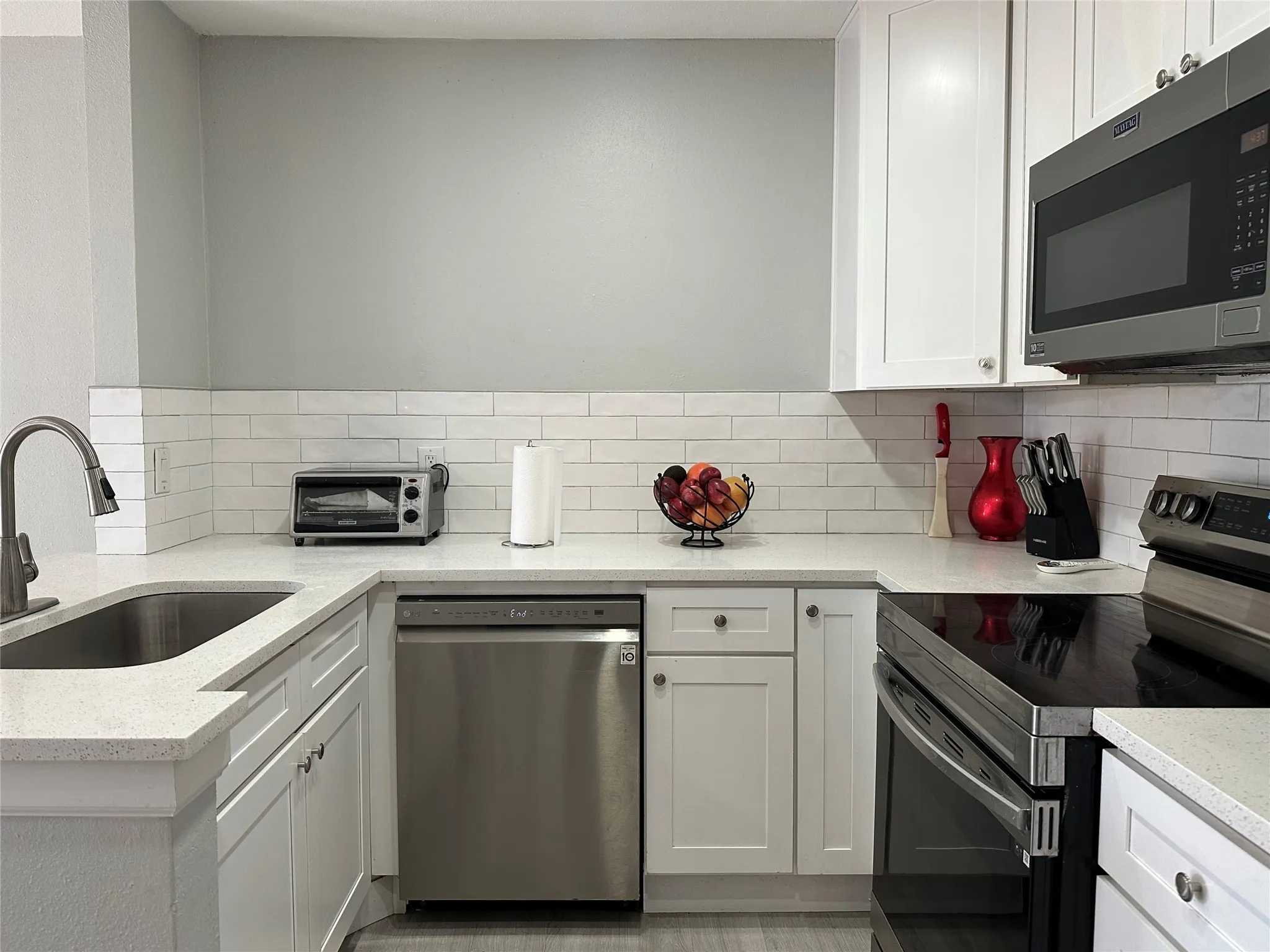 Condominium For Sale in Dallas County , 6108 Abrams Road 414, Dallas, Texas 75231, 1 Bedroom, 1 Bathroom, Garage spaces, 600 Sqft, built in 1980, mls#21208947, Real Estate Agent in Dallas, Homes For Sale in Dallas county, Homes For Sale in Dallas, Realtor in Dallas Texas, Real Estate Brokerage Independent Realty Texas, Luminita Cordes Realtor