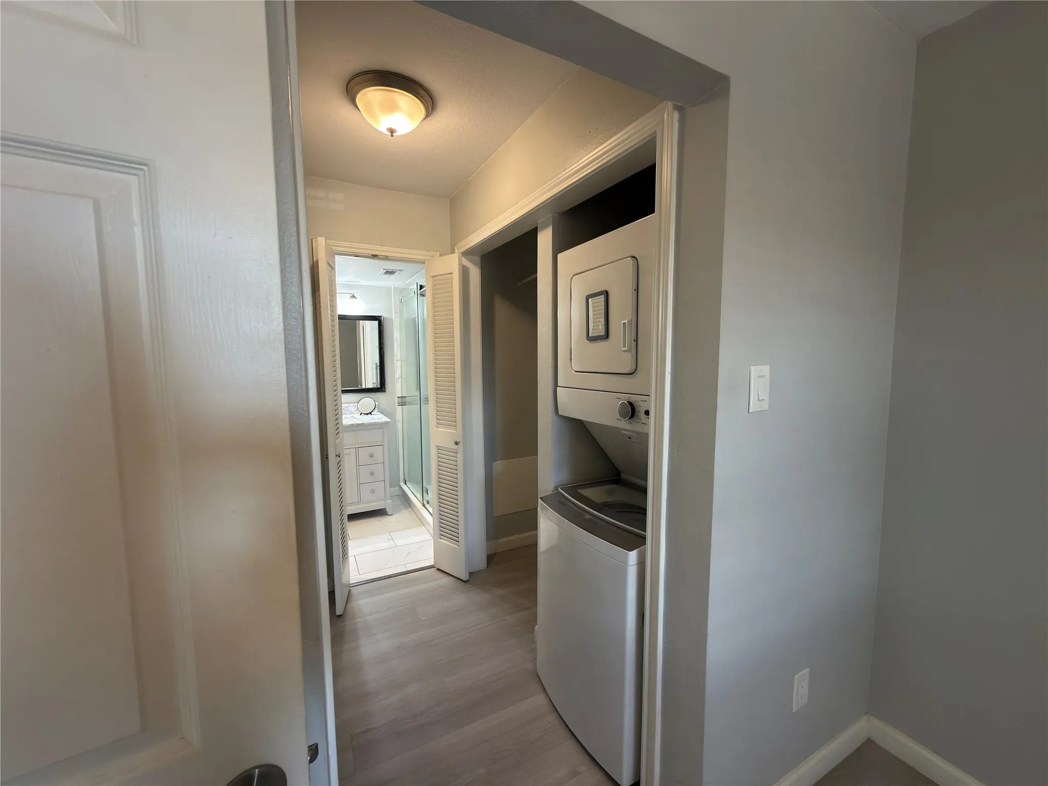 Condominium For Sale in Dallas County , 6108 Abrams Road 414, Dallas, Texas 75231, 1 Bedroom, 1 Bathroom, Garage spaces, 600 Sqft, built in 1980, mls#21208947, Real Estate Agent in Dallas, Homes For Sale in Dallas county, Homes For Sale in Dallas, Realtor in Dallas Texas, Real Estate Brokerage Independent Realty Texas, Luminita Cordes Realtor