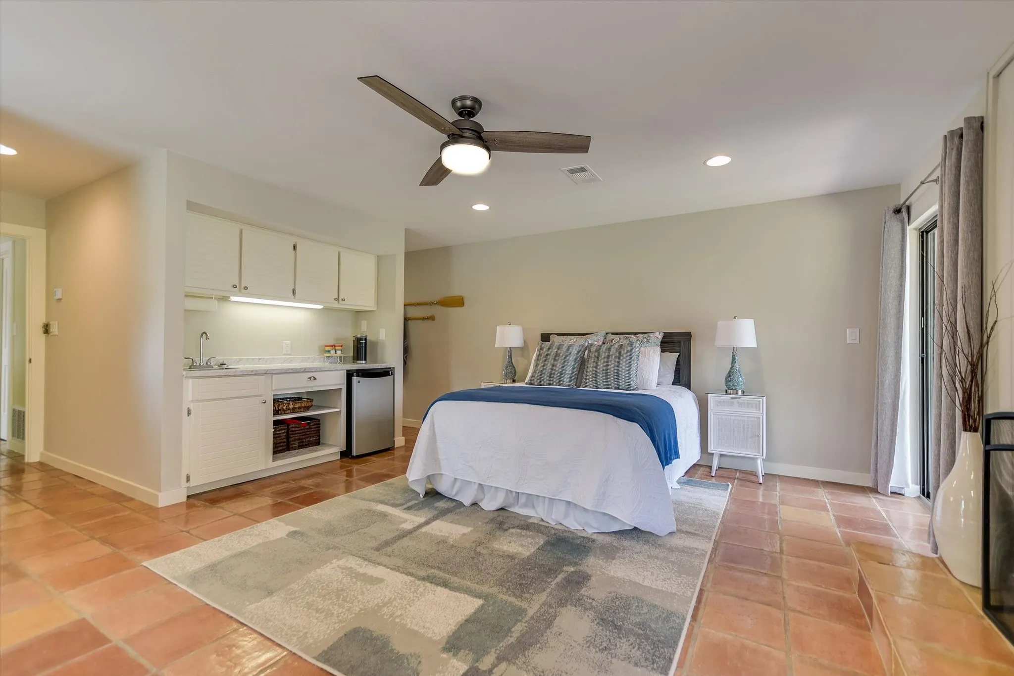 Townhouse For Sale in Llano County , 402 Lost Echo 8, Horseshoe Bay, Texas 78657, 3 Bedroom, 4 Bathroom, Garage spaces, 2,146 Sqft, built in 1987, mls#21209181, Real Estate Agent in Horseshoe Bay, Homes For Sale in Llano county, Homes For Sale in Horseshoe Bay, Realtor in Horseshoe Bay Texas, Real Estate Brokerage Independent Realty Texas, Luminita Cordes Realtor