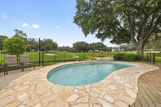 Townhouse For Sale in Llano County , 402 Lost Echo 8, Horseshoe Bay, Texas 78657, 3 Bedroom, 4 Bathroom, Garage spaces, 2,146 Sqft, built in 1987, mls#21209181, Real Estate Agent in Horseshoe Bay, Homes For Sale in Llano county, Homes For Sale in Horseshoe Bay, Realtor in Horseshoe Bay Texas, Real Estate Brokerage Independent Realty Texas, Luminita Cordes Realtor