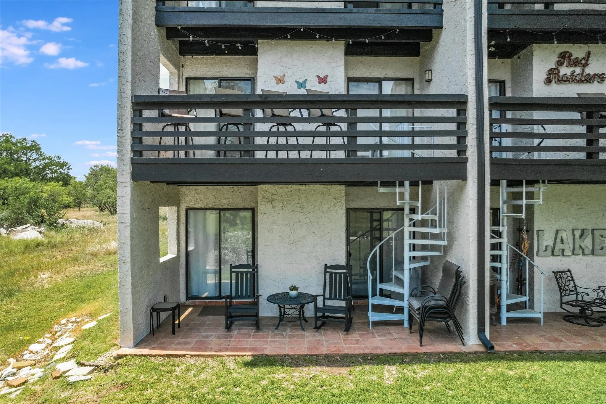 Townhouse For Sale in Llano County , 402 Lost Echo 8, Horseshoe Bay, Texas 78657, 3 Bedroom, 4 Bathroom, Garage spaces, 2,146 Sqft, built in 1987, mls#21209181, Real Estate Agent in Horseshoe Bay, Homes For Sale in Llano county, Homes For Sale in Horseshoe Bay, Realtor in Horseshoe Bay Texas, Real Estate Brokerage Independent Realty Texas, Luminita Cordes Realtor