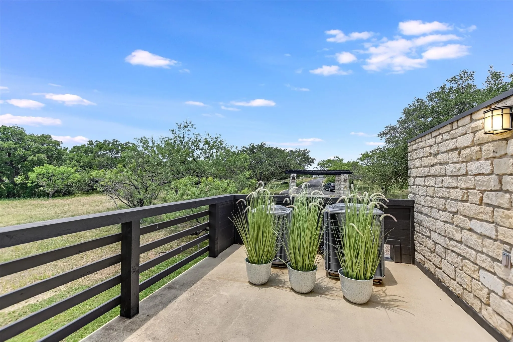 Townhouse For Sale in Llano County , 402 Lost Echo 8, Horseshoe Bay, Texas 78657, 3 Bedroom, 4 Bathroom, Garage spaces, 2,146 Sqft, built in 1987, mls#21209181, Real Estate Agent in Horseshoe Bay, Homes For Sale in Llano county, Homes For Sale in Horseshoe Bay, Realtor in Horseshoe Bay Texas, Real Estate Brokerage Independent Realty Texas, Luminita Cordes Realtor