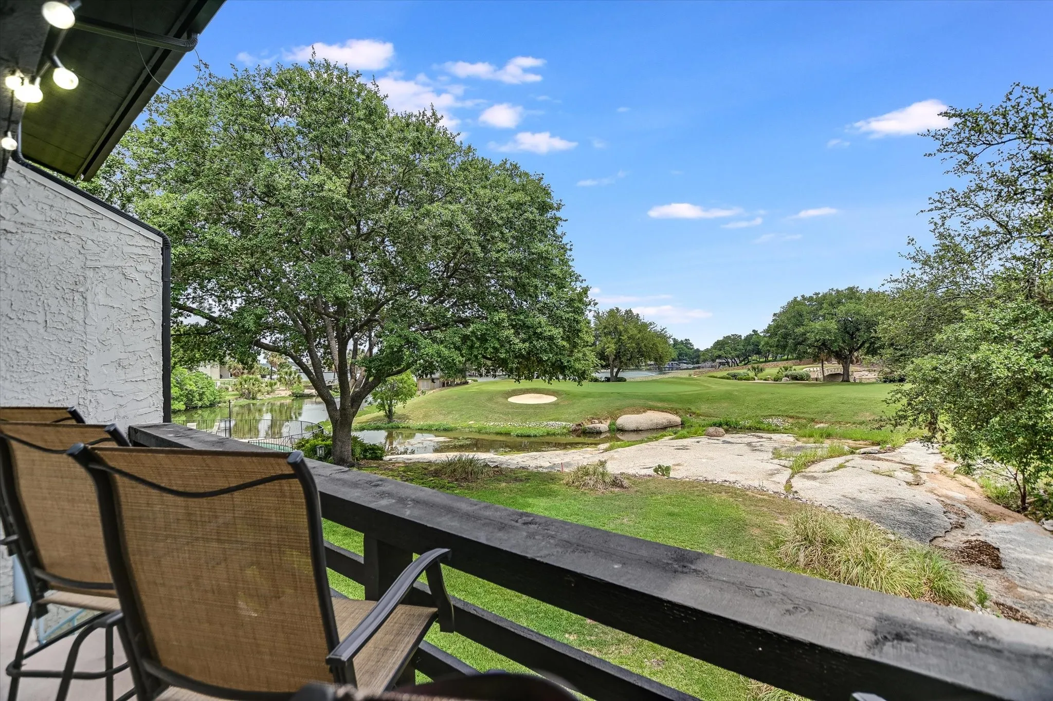 Townhouse For Sale in Llano County , 402 Lost Echo 8, Horseshoe Bay, Texas 78657, 3 Bedroom, 4 Bathroom, Garage spaces, 2,146 Sqft, built in 1987, mls#21209181, Real Estate Agent in Horseshoe Bay, Homes For Sale in Llano county, Homes For Sale in Horseshoe Bay, Realtor in Horseshoe Bay Texas, Real Estate Brokerage Independent Realty Texas, Luminita Cordes Realtor