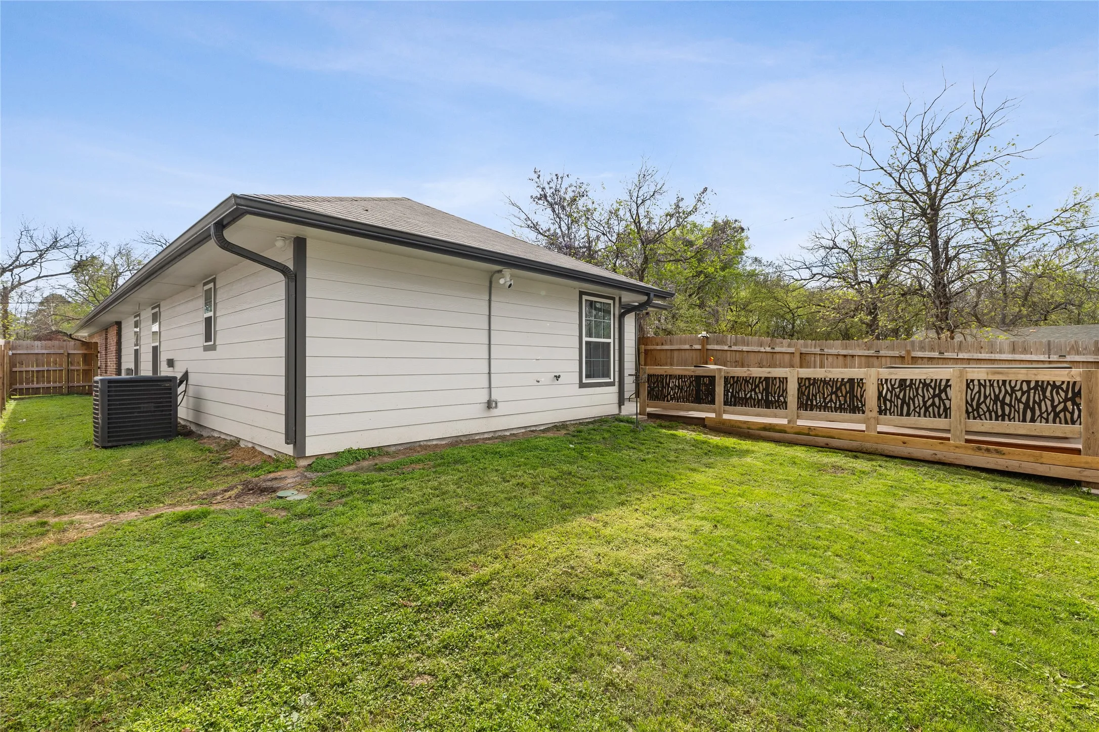 Single Family Residence For Sale in Hopkins County , 101 Ross Street W, Sulphur Springs, Texas 75482, 4 Bedroom, 2 Bathroom, 2 Garage spaces, 1,520 Sqft, built in 2023, mls#21209107, Real Estate Agent in Sulphur Springs, Homes For Sale in Hopkins county, Homes For Sale in Sulphur Springs, Realtor in Sulphur Springs Texas, Real Estate Brokerage Independent Realty Texas, Luminita Cordes Realtor