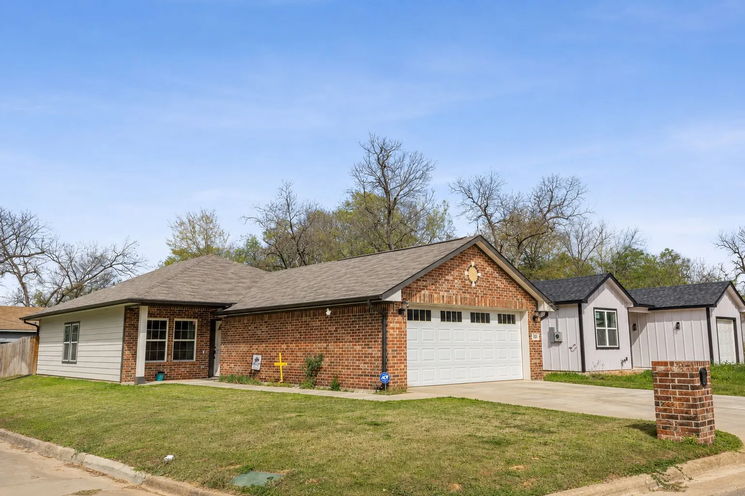 Single Family Residence For Sale in Hopkins County , 101 Ross Street W, Sulphur Springs, Texas 75482, 4 Bedroom, 2 Bathroom, 2 Garage spaces, 1,520 Sqft, built in 2023, mls#21209107, Real Estate Agent in Sulphur Springs, Homes For Sale in Hopkins county, Homes For Sale in Sulphur Springs, Realtor in Sulphur Springs Texas, Real Estate Brokerage Independent Realty Texas, Luminita Cordes Realtor
