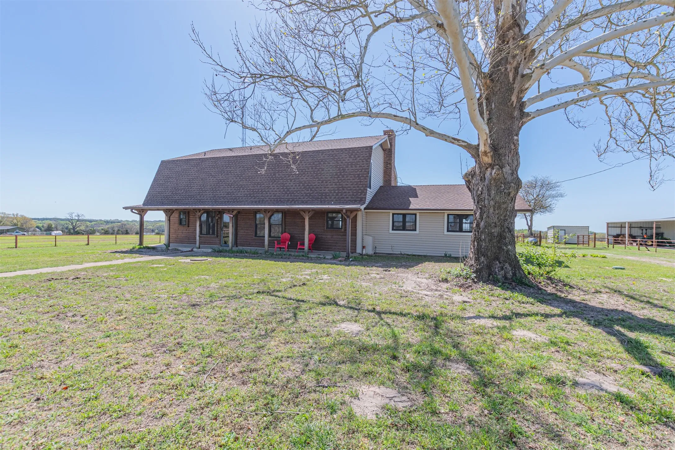 Single Family Residence For Sale in Van Zandt County , 198 Vz County Road 4311, Ben Wheeler, Texas 75754, 4 Bedroom, 4 Bathroom, Garage spaces, 2,836 Sqft, built in 1980, Preowned, mls#21199270, Real Estate Agent in Ben Wheeler, Homes For Sale in Van Zandt county, Homes For Sale in Ben Wheeler, Realtor in Ben Wheeler Texas, Real Estate Brokerage Independent Realty Texas, Luminita Cordes Realtor