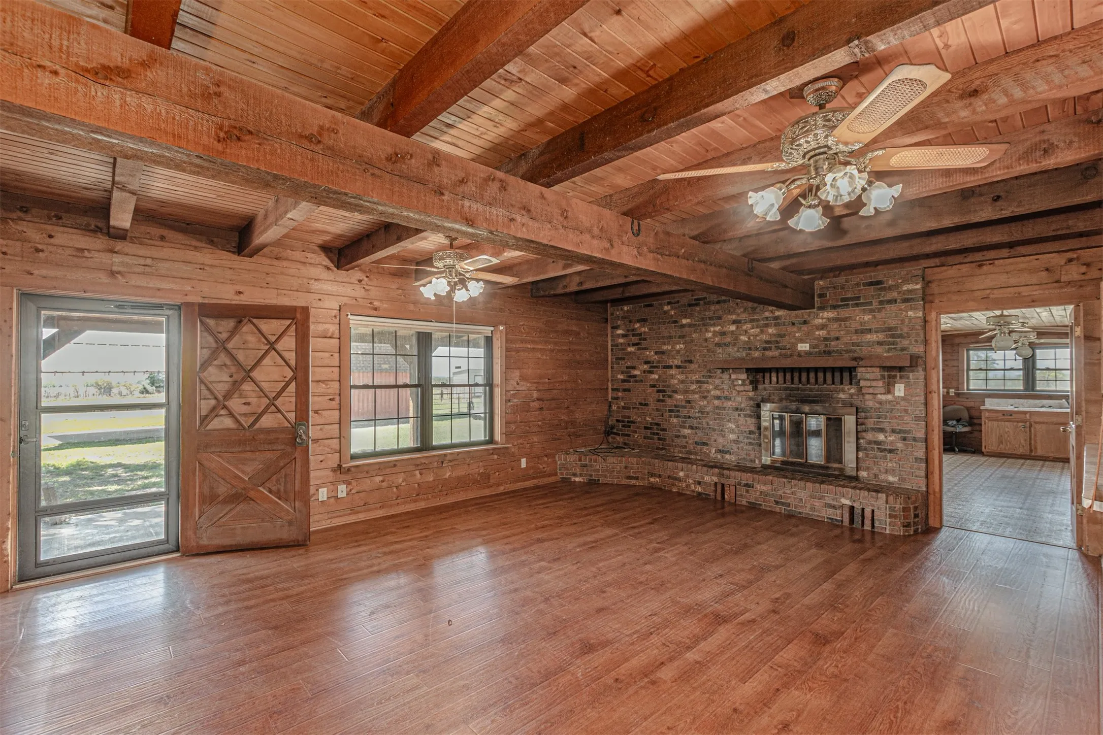 Single Family Residence For Sale in Van Zandt County , 198 Vz County Road 4311, Ben Wheeler, Texas 75754, 4 Bedroom, 4 Bathroom, Garage spaces, 2,836 Sqft, built in 1980, Preowned, mls#21199270, Real Estate Agent in Ben Wheeler, Homes For Sale in Van Zandt county, Homes For Sale in Ben Wheeler, Realtor in Ben Wheeler Texas, Real Estate Brokerage Independent Realty Texas, Luminita Cordes Realtor