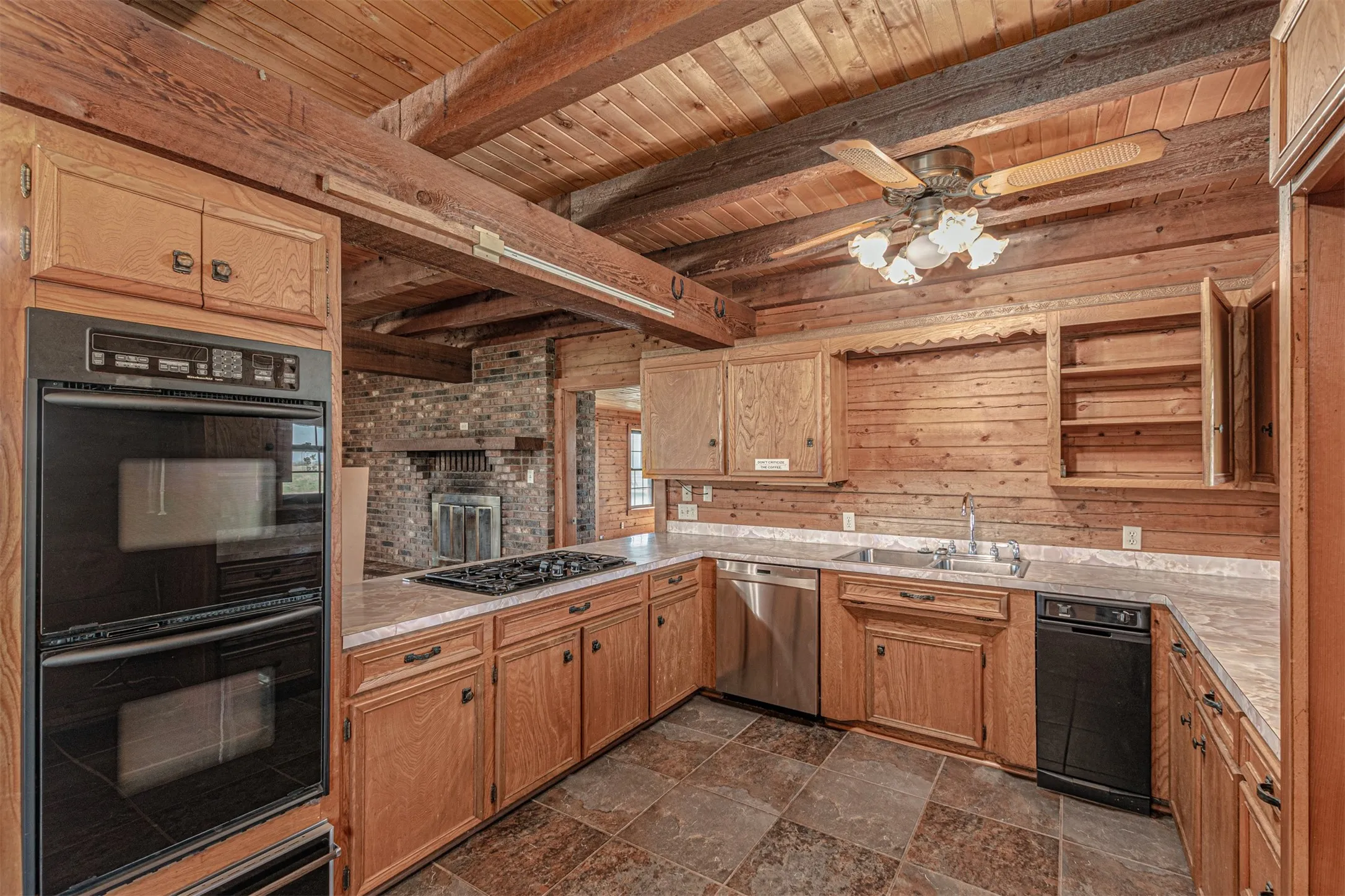 Single Family Residence For Sale in Van Zandt County , 198 Vz County Road 4311, Ben Wheeler, Texas 75754, 4 Bedroom, 4 Bathroom, Garage spaces, 2,836 Sqft, built in 1980, Preowned, mls#21199270, Real Estate Agent in Ben Wheeler, Homes For Sale in Van Zandt county, Homes For Sale in Ben Wheeler, Realtor in Ben Wheeler Texas, Real Estate Brokerage Independent Realty Texas, Luminita Cordes Realtor