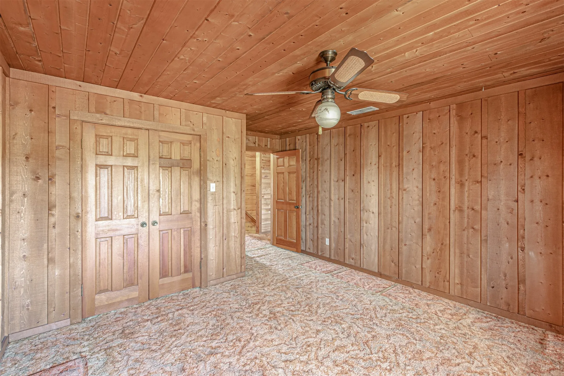Single Family Residence For Sale in Van Zandt County , 198 Vz County Road 4311, Ben Wheeler, Texas 75754, 4 Bedroom, 4 Bathroom, Garage spaces, 2,836 Sqft, built in 1980, Preowned, mls#21199270, Real Estate Agent in Ben Wheeler, Homes For Sale in Van Zandt county, Homes For Sale in Ben Wheeler, Realtor in Ben Wheeler Texas, Real Estate Brokerage Independent Realty Texas, Luminita Cordes Realtor