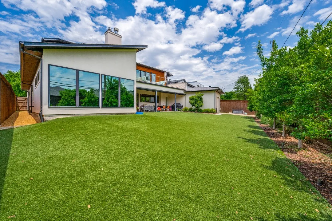 Single Family Residence For Sale in Dallas County , 3918 Lively Lane, Dallas, Texas 75220, 4 Bedroom, 6 Bathroom, 3 Garage spaces, 4,671 Sqft, built in 2019, mls#21209219, Real Estate Agent in Dallas, Homes For Sale in Dallas county, Homes For Sale in Dallas, Realtor in Dallas Texas, Real Estate Brokerage Independent Realty Texas, Luminita Cordes Realtor