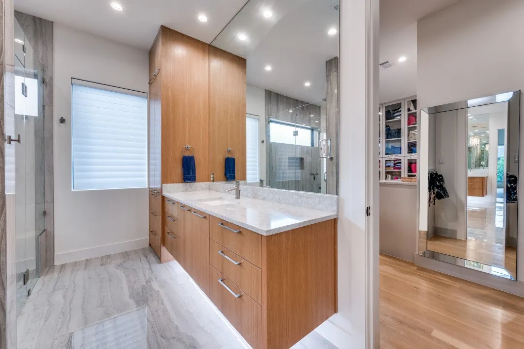 Single Family Residence For Sale in Dallas County , 3918 Lively Lane, Dallas, Texas 75220, 4 Bedroom, 6 Bathroom, 3 Garage spaces, 4,671 Sqft, built in 2019, mls#21209219, Real Estate Agent in Dallas, Homes For Sale in Dallas county, Homes For Sale in Dallas, Realtor in Dallas Texas, Real Estate Brokerage Independent Realty Texas, Luminita Cordes Realtor