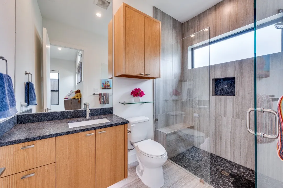 Single Family Residence For Sale in Dallas County , 3918 Lively Lane, Dallas, Texas 75220, 4 Bedroom, 6 Bathroom, 3 Garage spaces, 4,671 Sqft, built in 2019, mls#21209219, Real Estate Agent in Dallas, Homes For Sale in Dallas county, Homes For Sale in Dallas, Realtor in Dallas Texas, Real Estate Brokerage Independent Realty Texas, Luminita Cordes Realtor