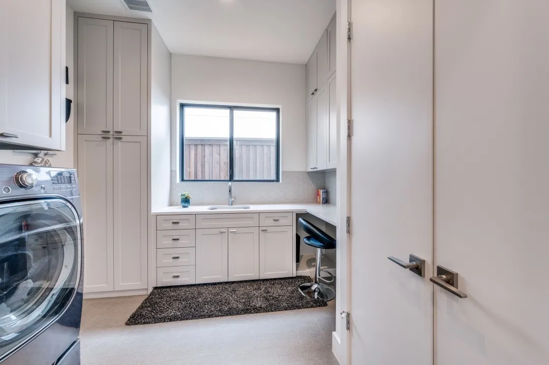 Single Family Residence For Sale in Dallas County , 3918 Lively Lane, Dallas, Texas 75220, 4 Bedroom, 6 Bathroom, 3 Garage spaces, 4,671 Sqft, built in 2019, mls#21209219, Real Estate Agent in Dallas, Homes For Sale in Dallas county, Homes For Sale in Dallas, Realtor in Dallas Texas, Real Estate Brokerage Independent Realty Texas, Luminita Cordes Realtor