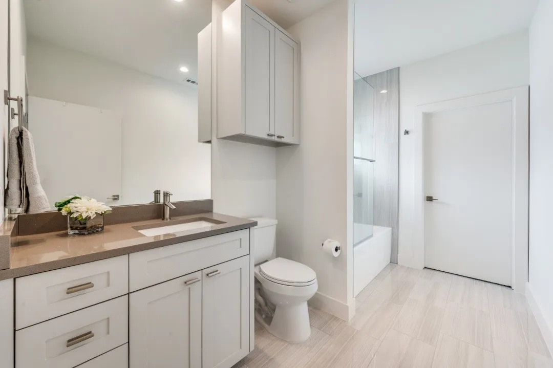 Single Family Residence For Sale in Dallas County , 3918 Lively Lane, Dallas, Texas 75220, 4 Bedroom, 6 Bathroom, 3 Garage spaces, 4,671 Sqft, built in 2019, mls#21209219, Real Estate Agent in Dallas, Homes For Sale in Dallas county, Homes For Sale in Dallas, Realtor in Dallas Texas, Real Estate Brokerage Independent Realty Texas, Luminita Cordes Realtor