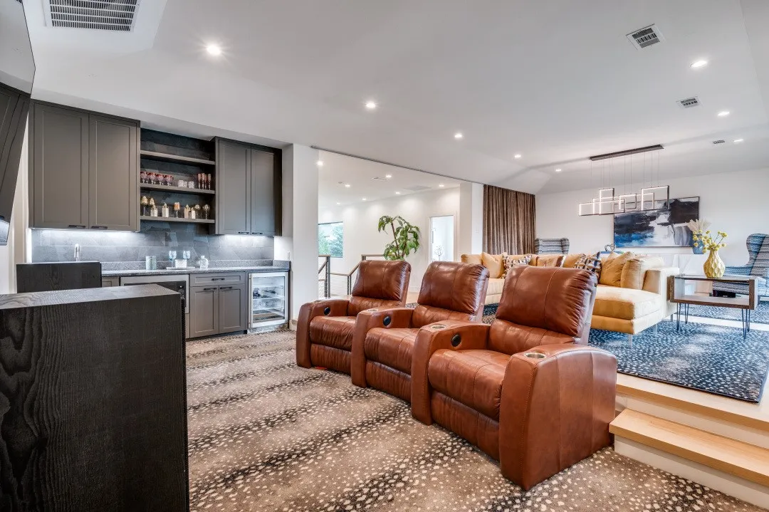 Single Family Residence For Sale in Dallas County , 3918 Lively Lane, Dallas, Texas 75220, 4 Bedroom, 6 Bathroom, 3 Garage spaces, 4,671 Sqft, built in 2019, mls#21209219, Real Estate Agent in Dallas, Homes For Sale in Dallas county, Homes For Sale in Dallas, Realtor in Dallas Texas, Real Estate Brokerage Independent Realty Texas, Luminita Cordes Realtor