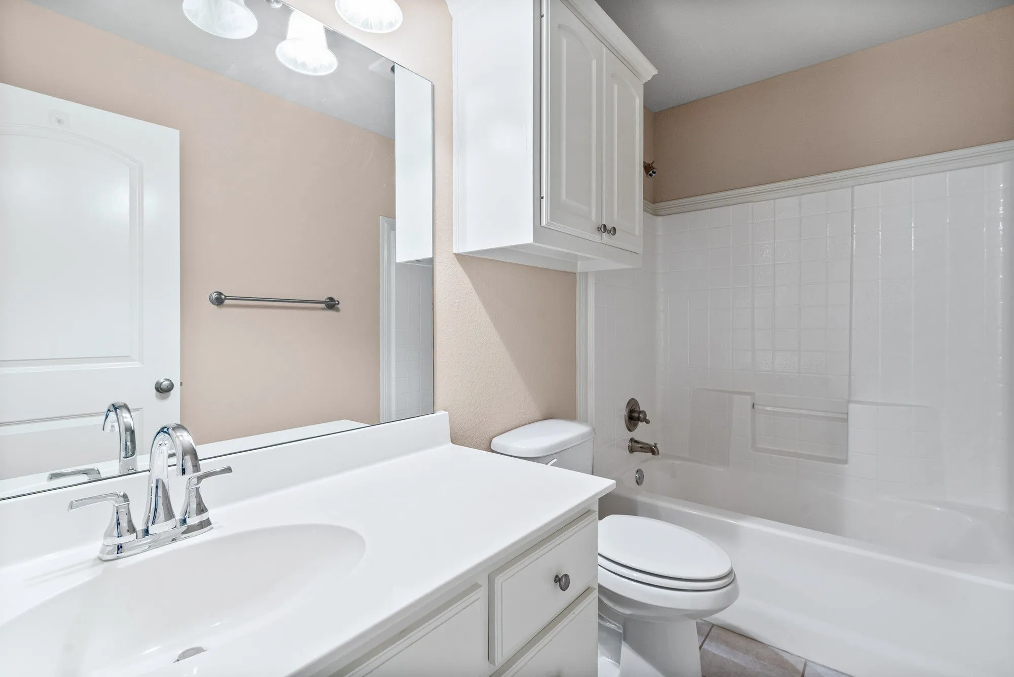 Single Family Residence For Sale in Dallas County , 111 Crestway Drive 24, Cedar Hill, Texas 75104, 3 Bedroom, 2 Bathroom, 2 Garage spaces, 1,852 Sqft, built in 2010, Preowned, mls#21209276, Real Estate Agent in Cedar Hill, Homes For Sale in Dallas county, Homes For Sale in Cedar Hill, Realtor in Cedar Hill Texas, Real Estate Brokerage Independent Realty Texas, Luminita Cordes Realtor