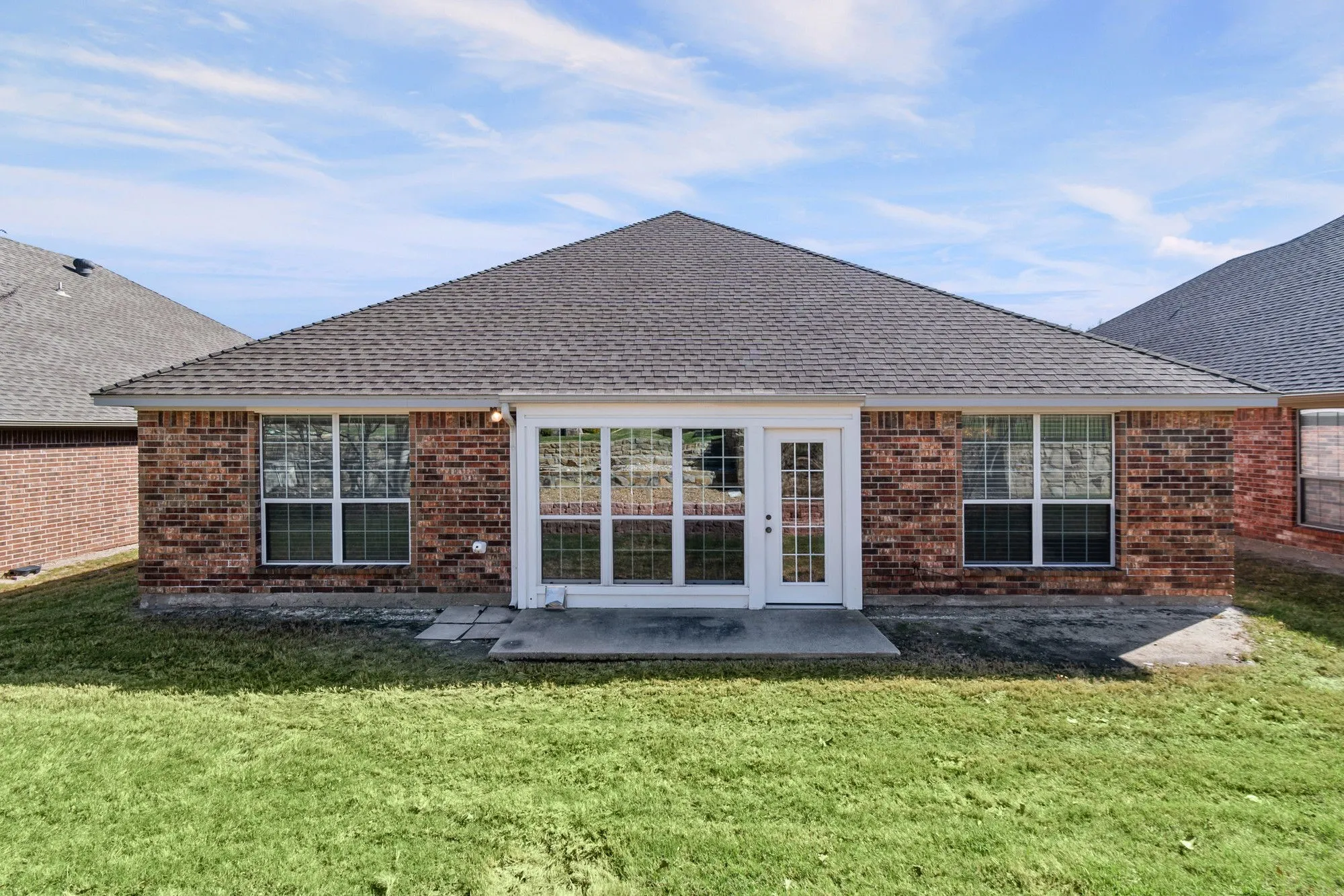 Single Family Residence For Sale in Dallas County , 111 Crestway Drive 24, Cedar Hill, Texas 75104, 3 Bedroom, 2 Bathroom, 2 Garage spaces, 1,852 Sqft, built in 2010, Preowned, mls#21209276, Real Estate Agent in Cedar Hill, Homes For Sale in Dallas county, Homes For Sale in Cedar Hill, Realtor in Cedar Hill Texas, Real Estate Brokerage Independent Realty Texas, Luminita Cordes Realtor
