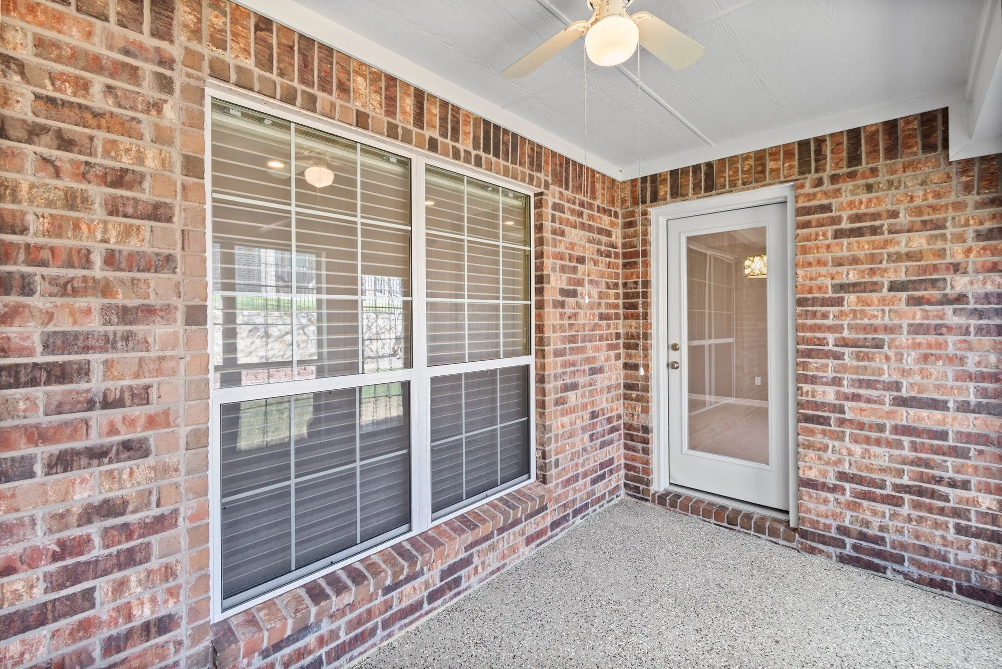 Single Family Residence For Sale in Dallas County , 111 Crestway Drive 24, Cedar Hill, Texas 75104, 3 Bedroom, 2 Bathroom, 2 Garage spaces, 1,852 Sqft, built in 2010, Preowned, mls#21209276, Real Estate Agent in Cedar Hill, Homes For Sale in Dallas county, Homes For Sale in Cedar Hill, Realtor in Cedar Hill Texas, Real Estate Brokerage Independent Realty Texas, Luminita Cordes Realtor