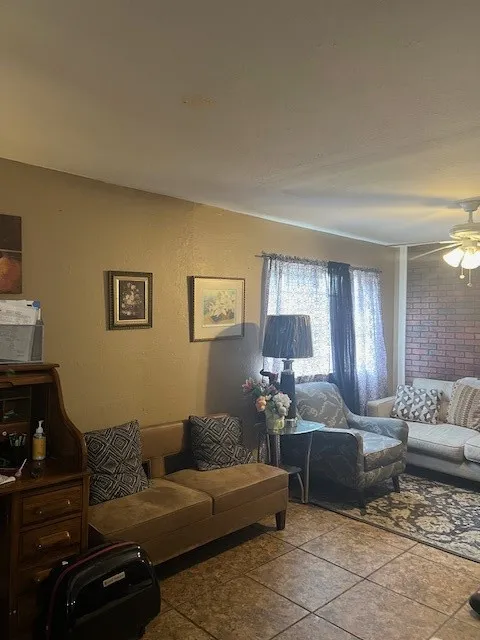 Single Family Residence For Sale in Dallas County , 3971 Avocado Drive, Dallas, Texas 75241, 6 Bedroom, 2 Bathroom, Garage spaces, 1,637 Sqft, built in 1971, mls#21209322, Real Estate Agent in Dallas, Homes For Sale in Dallas county, Homes For Sale in Dallas, Realtor in Dallas Texas, Real Estate Brokerage Independent Realty Texas, Luminita Cordes Realtor