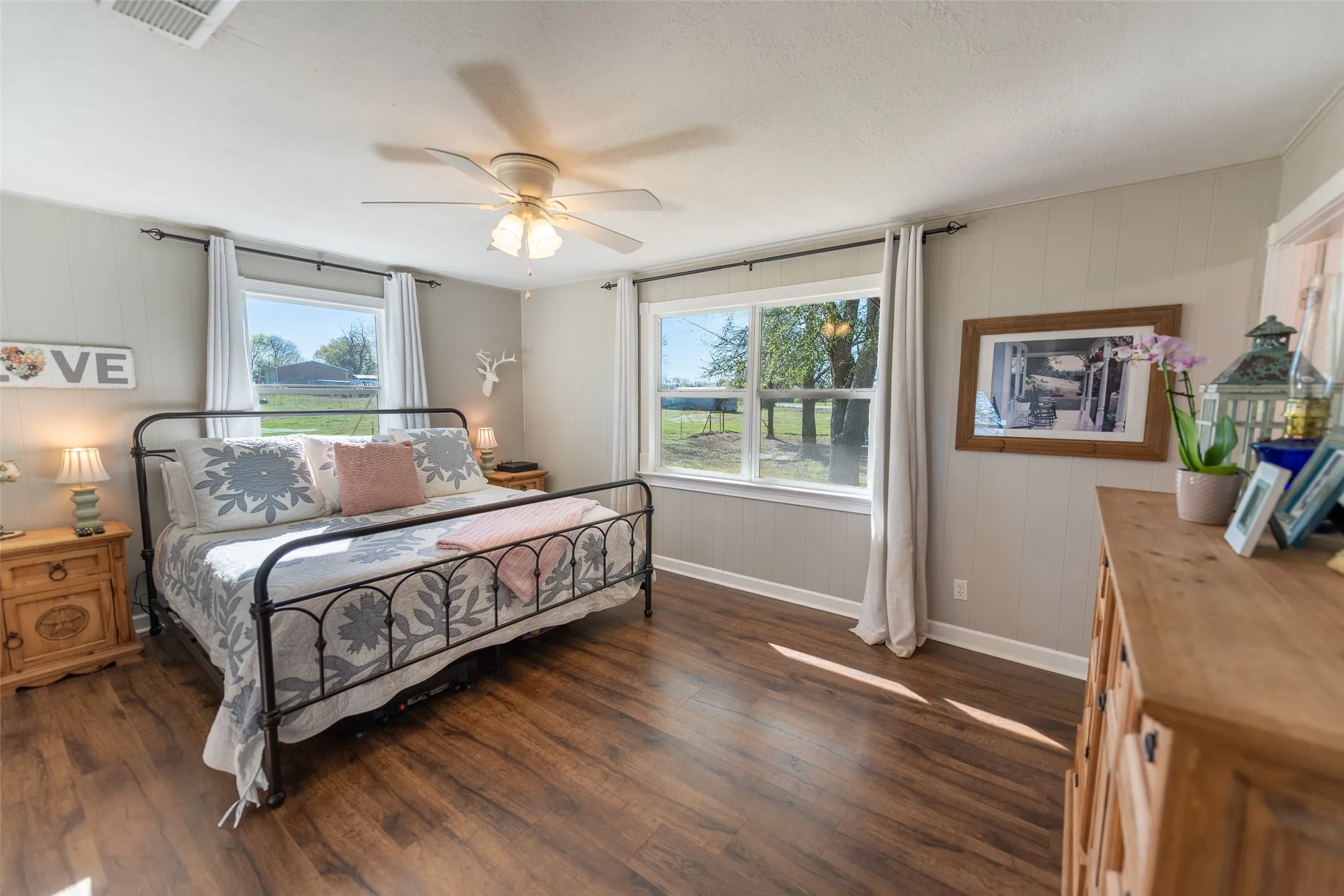 Single Family Residence For Sale in Franklin (TX) County , 328 FM 900, Mount Vernon, Texas 75457, 3 Bedroom, 2 Bathroom, Garage spaces, 1,396 Sqft, built in 1980, Preowned, mls#21208198, Real Estate Agent in Mount Vernon, Homes For Sale in Franklin (TX) county, Homes For Sale in Mount Vernon, Realtor in Mount Vernon Texas, Real Estate Brokerage Independent Realty Texas, Luminita Cordes Realtor
