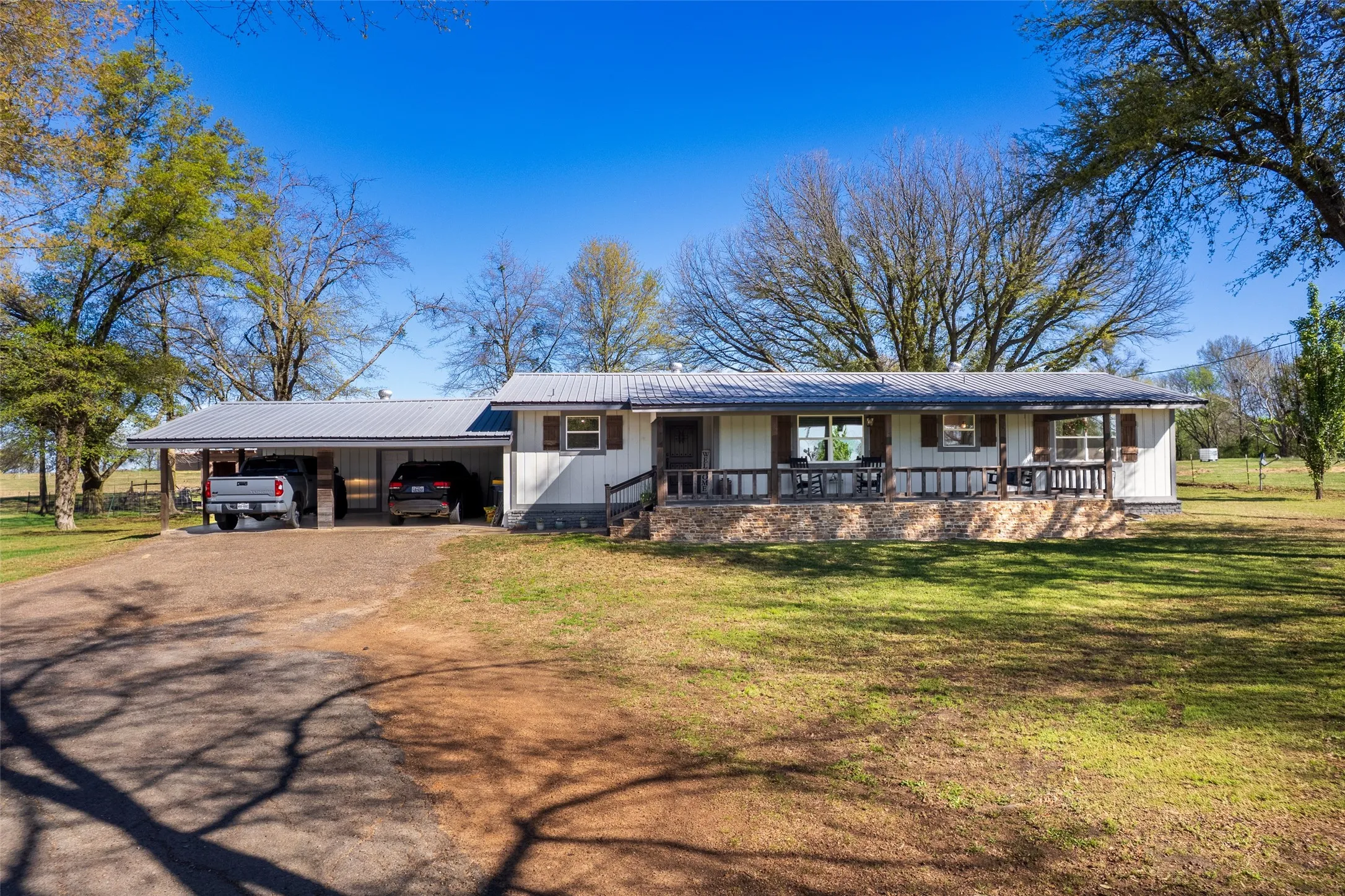 Single Family Residence For Sale in Franklin (TX) County , 328 FM 900, Mount Vernon, Texas 75457, 3 Bedroom, 2 Bathroom, Garage spaces, 1,396 Sqft, built in 1980, Preowned, mls#21208198, Real Estate Agent in Mount Vernon, Homes For Sale in Franklin (TX) county, Homes For Sale in Mount Vernon, Realtor in Mount Vernon Texas, Real Estate Brokerage Independent Realty Texas, Luminita Cordes Realtor