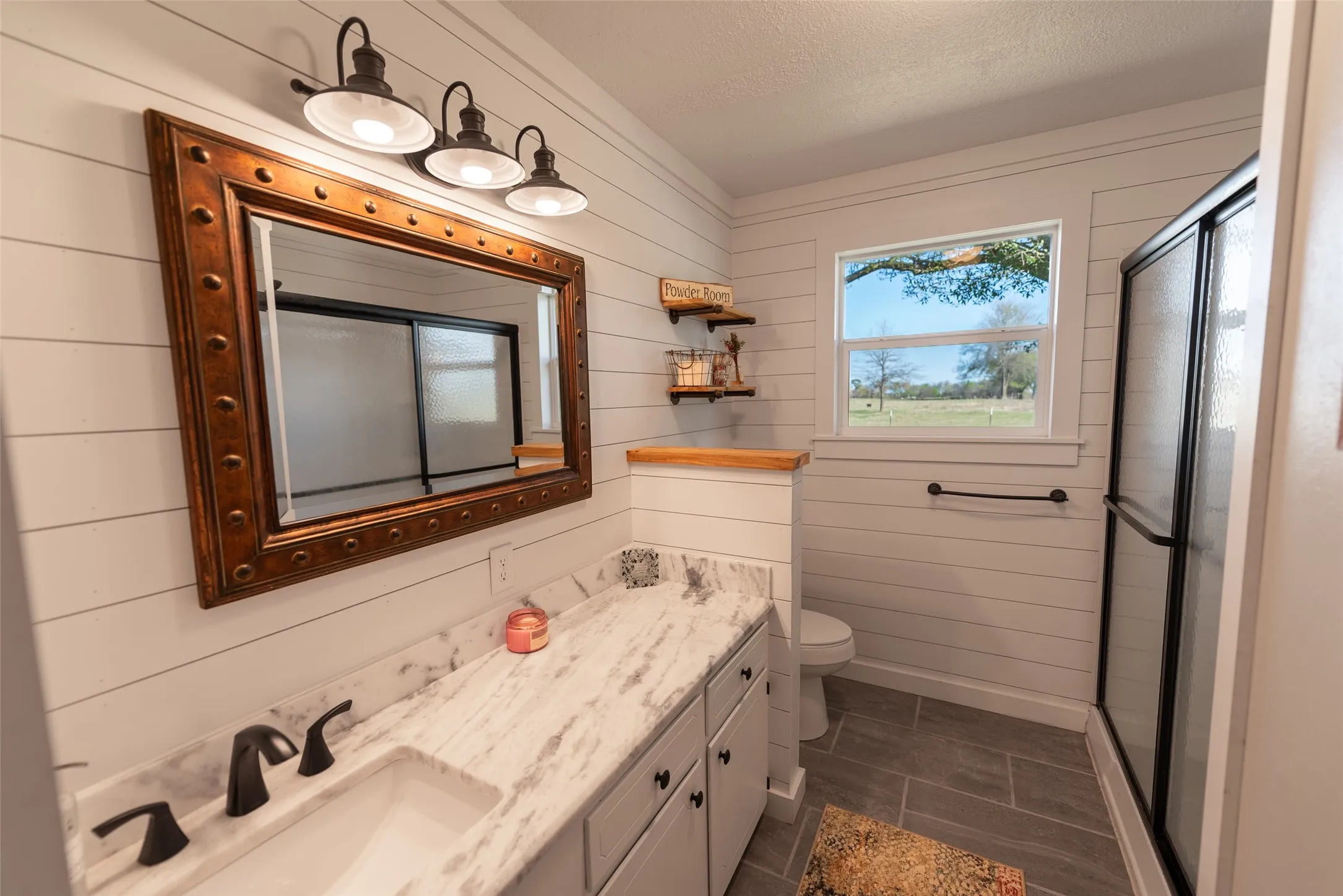 Single Family Residence For Sale in Franklin (TX) County , 328 FM 900, Mount Vernon, Texas 75457, 3 Bedroom, 2 Bathroom, Garage spaces, 1,396 Sqft, built in 1980, Preowned, mls#21208198, Real Estate Agent in Mount Vernon, Homes For Sale in Franklin (TX) county, Homes For Sale in Mount Vernon, Realtor in Mount Vernon Texas, Real Estate Brokerage Independent Realty Texas, Luminita Cordes Realtor