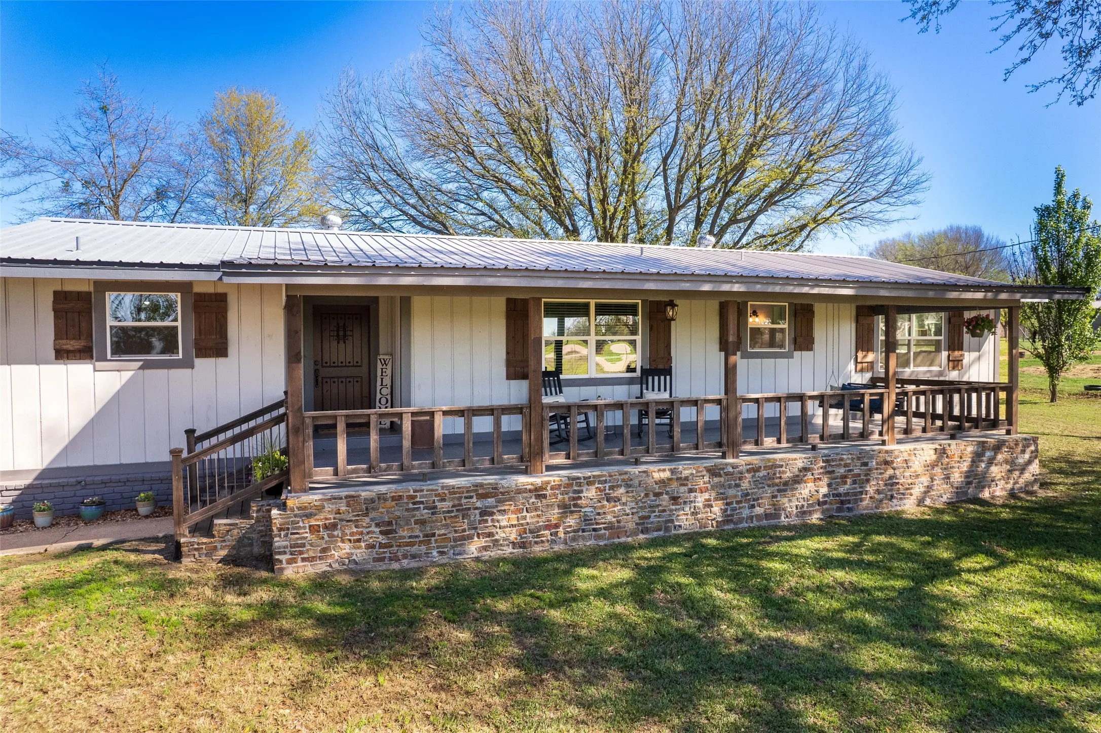 Single Family Residence For Sale in Franklin (TX) County , 328 FM 900, Mount Vernon, Texas 75457, 3 Bedroom, 2 Bathroom, Garage spaces, 1,396 Sqft, built in 1980, Preowned, mls#21208198, Real Estate Agent in Mount Vernon, Homes For Sale in Franklin (TX) county, Homes For Sale in Mount Vernon, Realtor in Mount Vernon Texas, Real Estate Brokerage Independent Realty Texas, Luminita Cordes Realtor