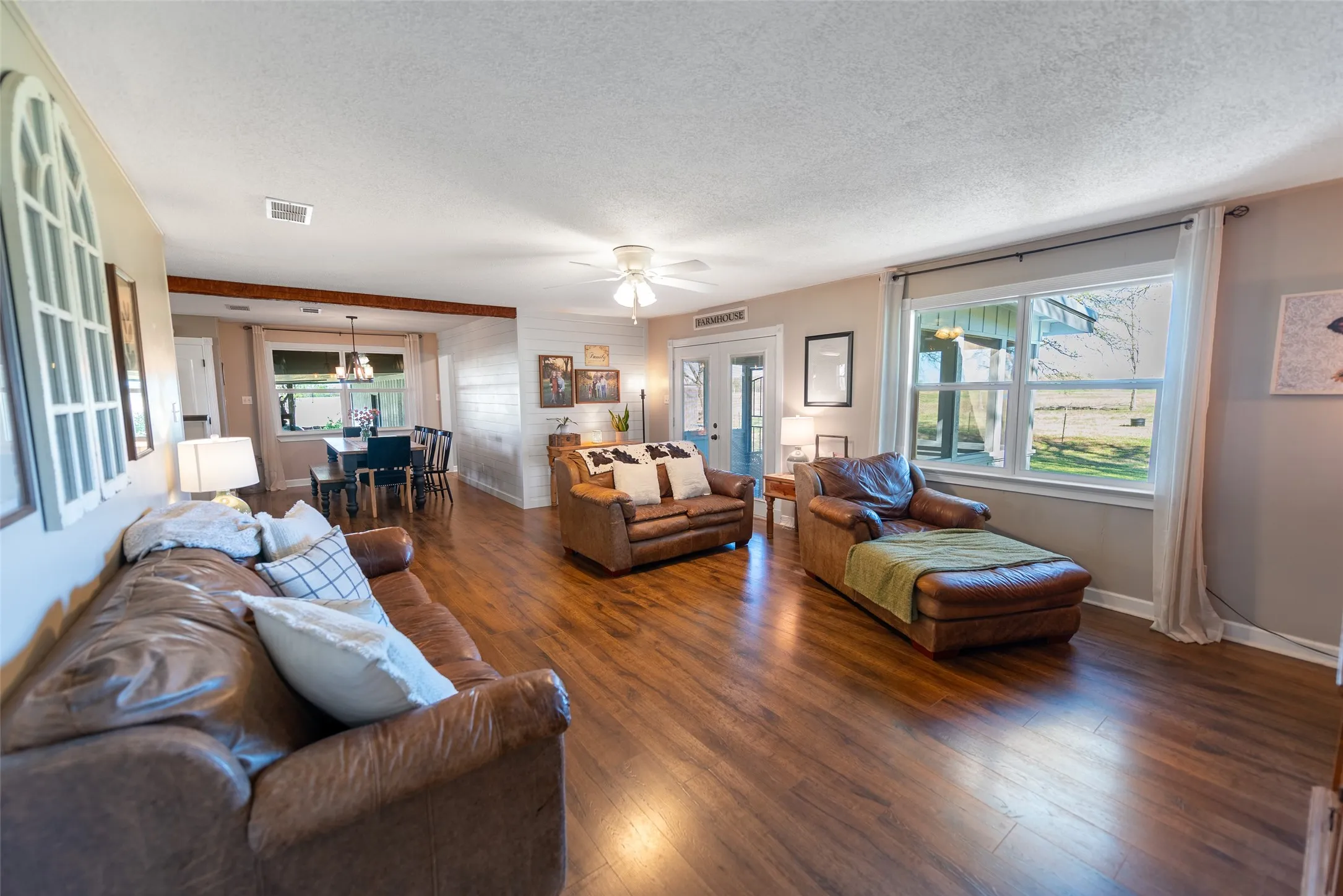 Single Family Residence For Sale in Franklin (TX) County , 328 FM 900, Mount Vernon, Texas 75457, 3 Bedroom, 2 Bathroom, Garage spaces, 1,396 Sqft, built in 1980, Preowned, mls#21208198, Real Estate Agent in Mount Vernon, Homes For Sale in Franklin (TX) county, Homes For Sale in Mount Vernon, Realtor in Mount Vernon Texas, Real Estate Brokerage Independent Realty Texas, Luminita Cordes Realtor