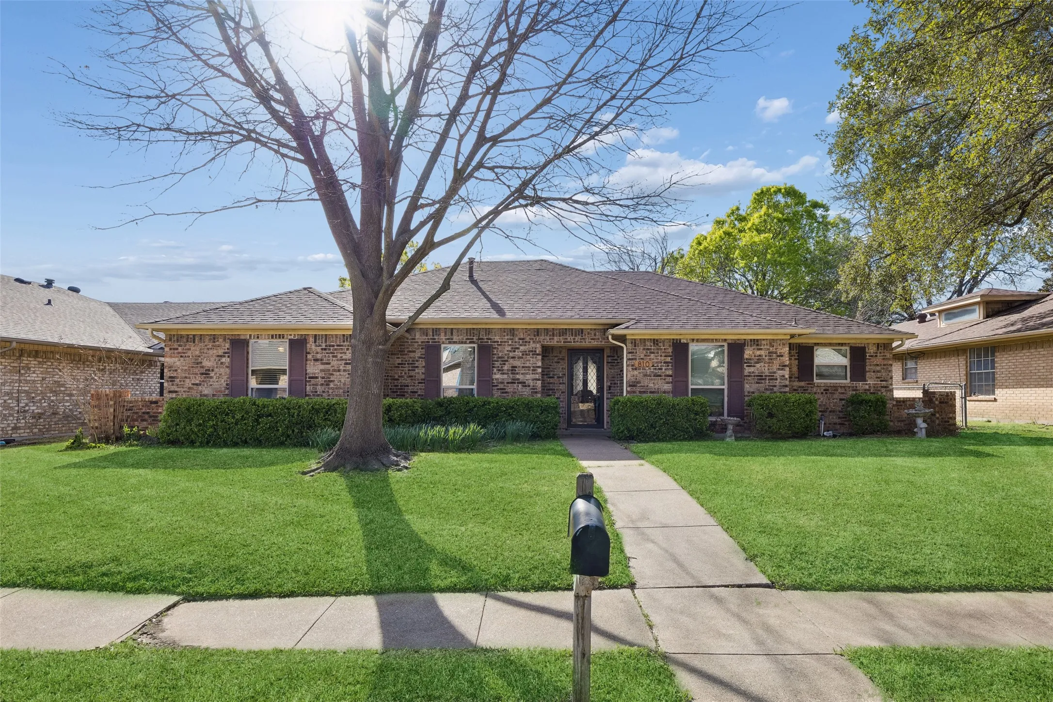 Single Family Residence For Sale in Dallas County , 810 Meadowgate Drive, Garland, Texas 75040, 4 Bedroom, 2 Bathroom, 2 Garage spaces, 1,784 Sqft, built in 1975, Preowned, mls#21208837, Real Estate Agent in Garland, Homes For Sale in Dallas county, Homes For Sale in Garland, Realtor in Garland Texas, Real Estate Brokerage Independent Realty Texas, Luminita Cordes Realtor