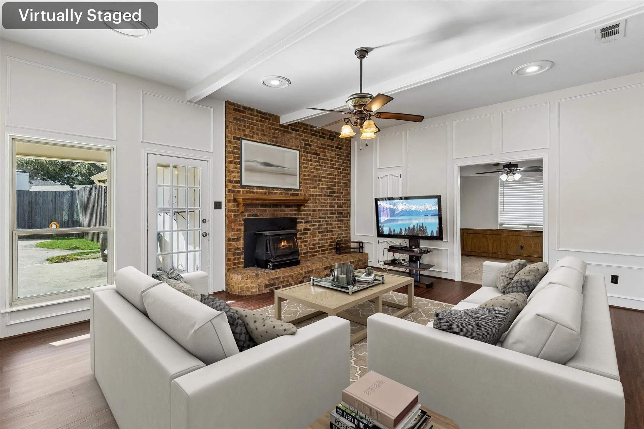 Single Family Residence For Sale in Dallas County , 810 Meadowgate Drive, Garland, Texas 75040, 4 Bedroom, 2 Bathroom, 2 Garage spaces, 1,784 Sqft, built in 1975, Preowned, mls#21208837, Real Estate Agent in Garland, Homes For Sale in Dallas county, Homes For Sale in Garland, Realtor in Garland Texas, Real Estate Brokerage Independent Realty Texas, Luminita Cordes Realtor