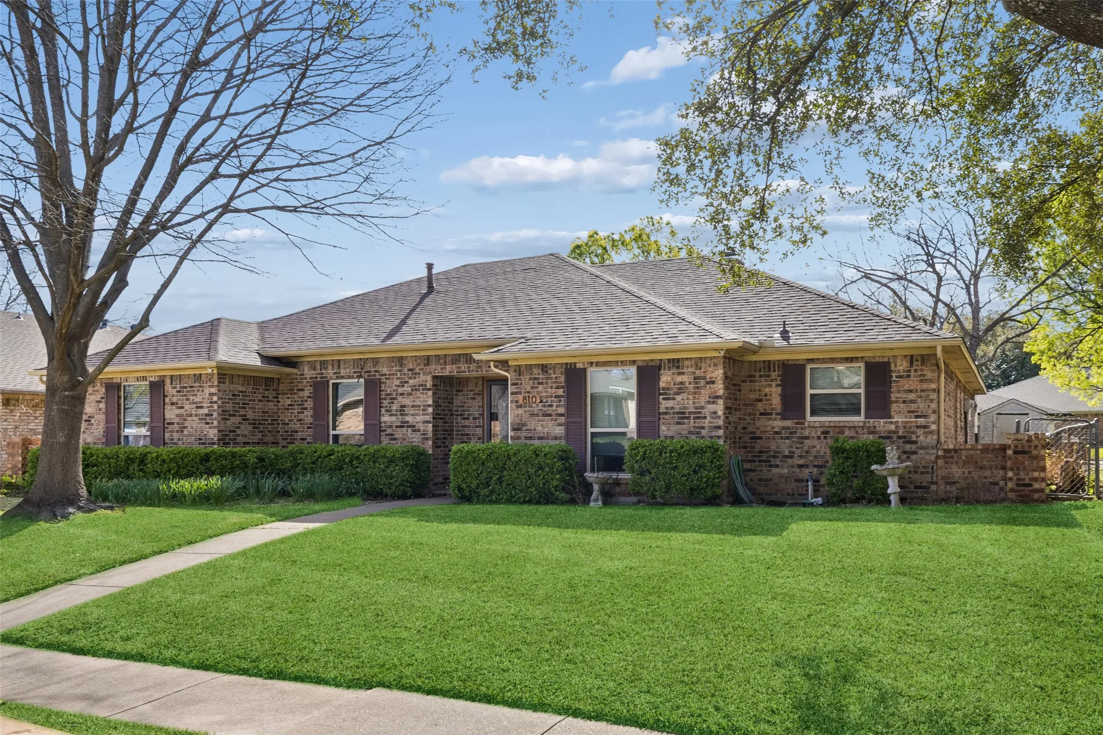 Single Family Residence For Sale in Dallas County , 810 Meadowgate Drive, Garland, Texas 75040, 4 Bedroom, 2 Bathroom, 2 Garage spaces, 1,784 Sqft, built in 1975, Preowned, mls#21208837, Real Estate Agent in Garland, Homes For Sale in Dallas county, Homes For Sale in Garland, Realtor in Garland Texas, Real Estate Brokerage Independent Realty Texas, Luminita Cordes Realtor