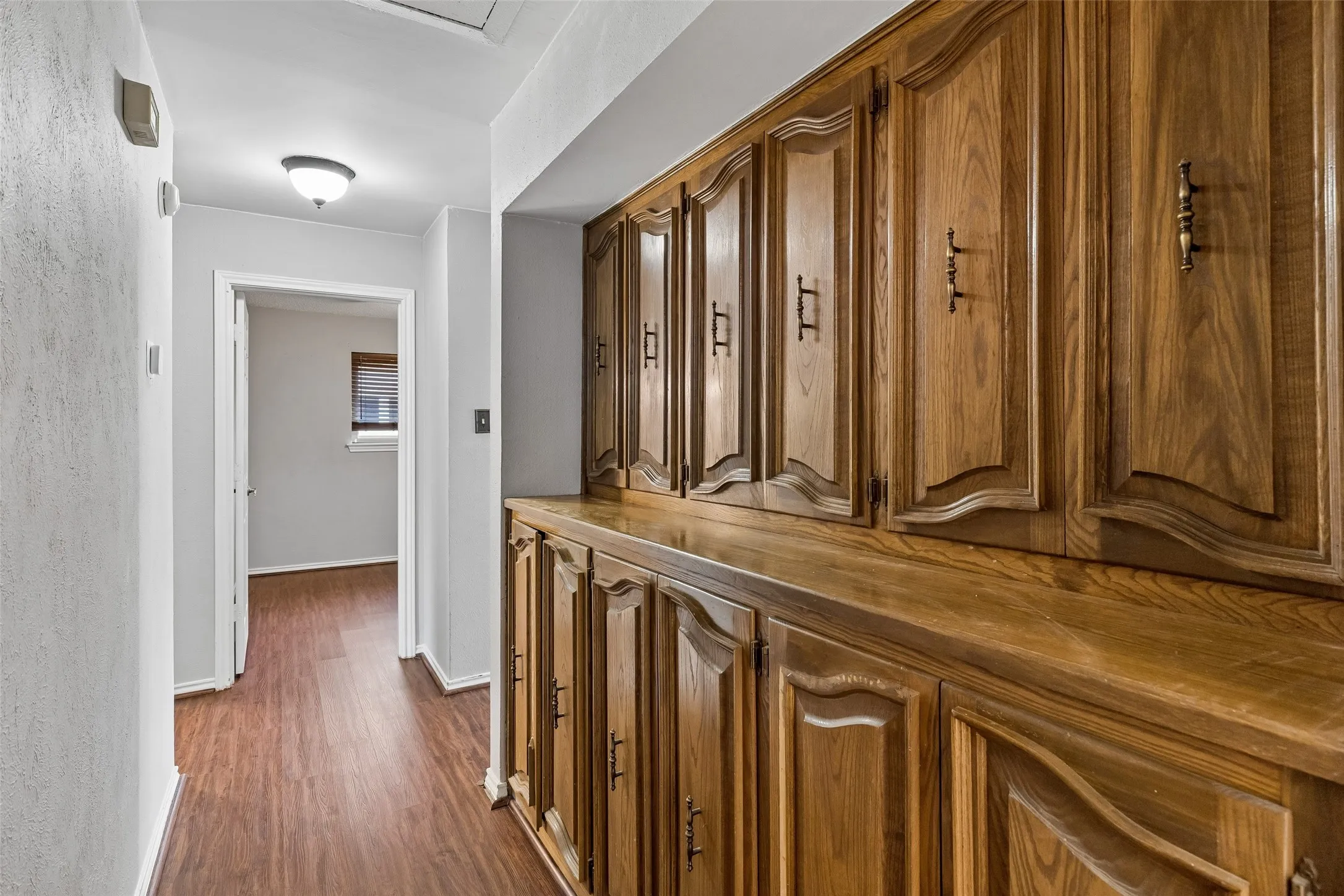 Single Family Residence For Sale in Dallas County , 810 Meadowgate Drive, Garland, Texas 75040, 4 Bedroom, 2 Bathroom, 2 Garage spaces, 1,784 Sqft, built in 1975, Preowned, mls#21208837, Real Estate Agent in Garland, Homes For Sale in Dallas county, Homes For Sale in Garland, Realtor in Garland Texas, Real Estate Brokerage Independent Realty Texas, Luminita Cordes Realtor