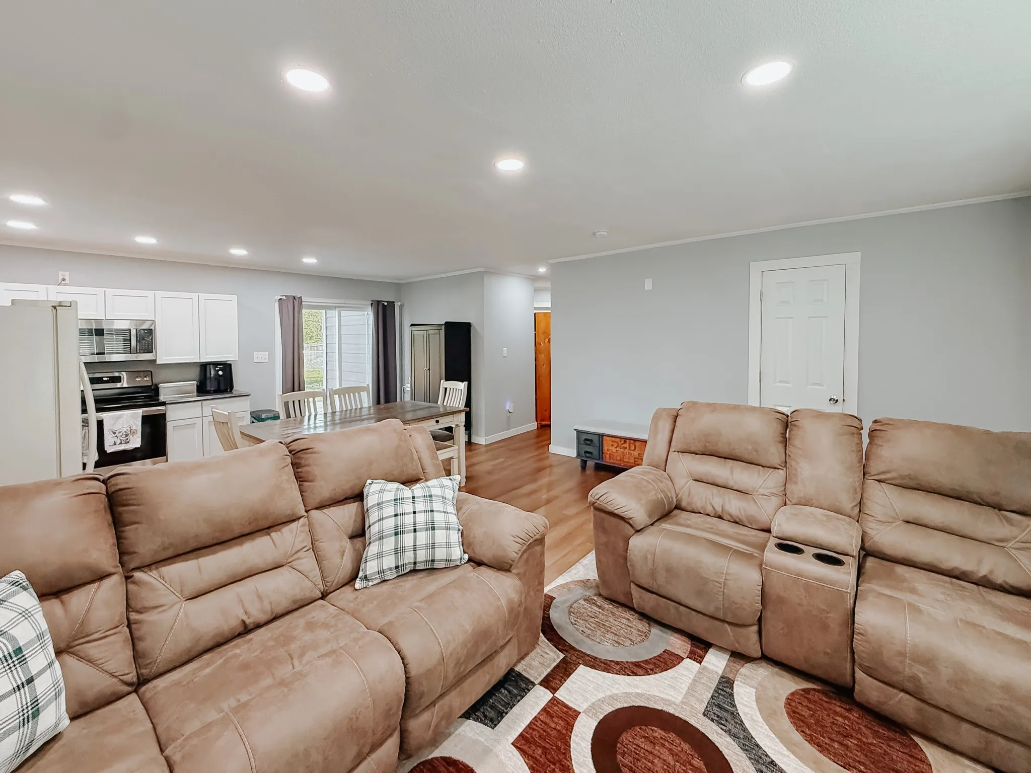 Single Family Residence For Sale in Henderson County , 7510 Double Bridge Road, Mabank, Texas 75156, 3 Bedroom, 2 Bathroom, Garage spaces, 904 Sqft, built in 2022, mls#21204599, Real Estate Agent in Mabank, Homes For Sale in Henderson county, Homes For Sale in Mabank, Realtor in Mabank Texas, Real Estate Brokerage Independent Realty Texas, Luminita Cordes Realtor