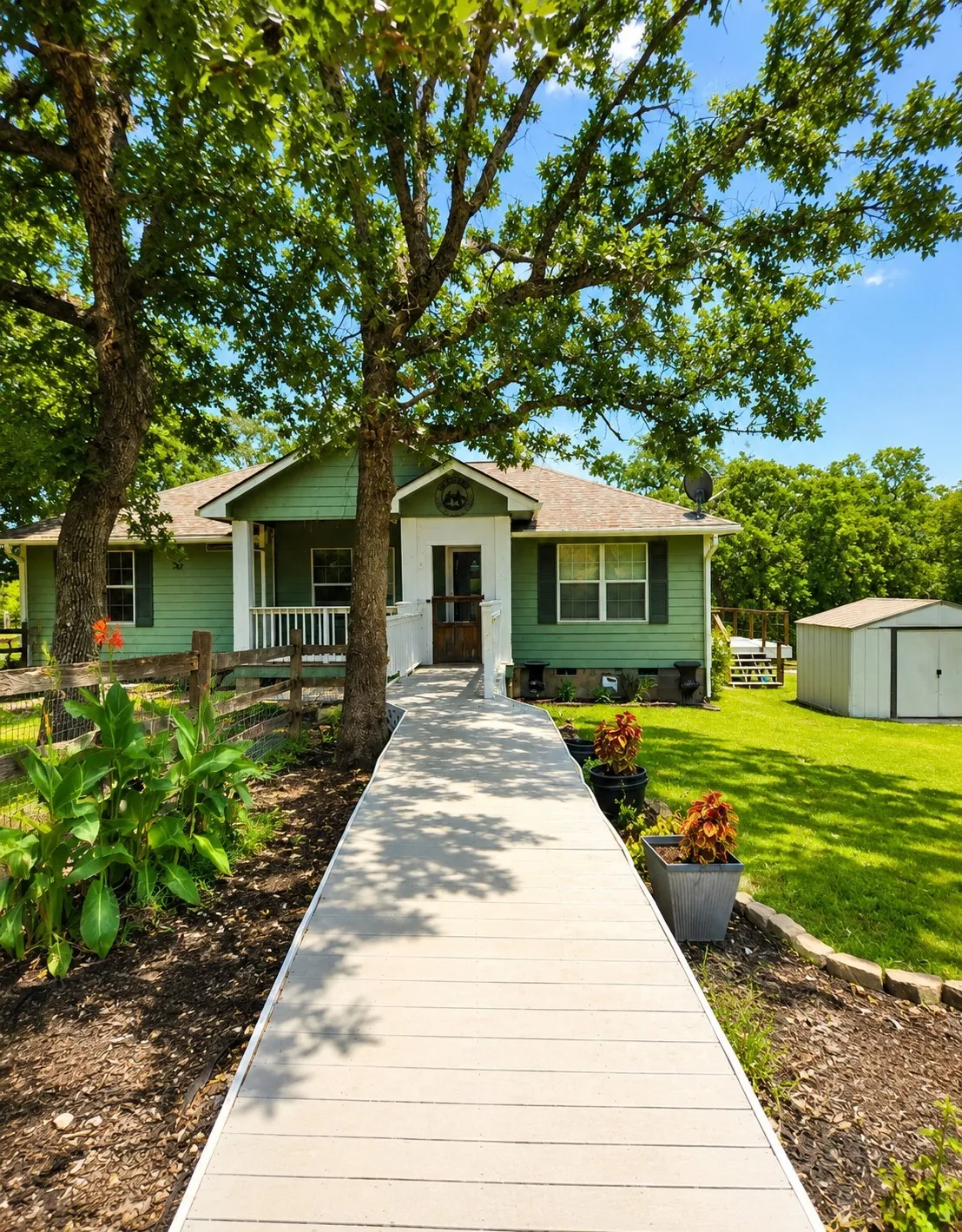 Single Family Residence For Sale in Wise County , 470 Private Road 3650, Paradise, Texas 76073, 4 Bedroom, 2 Bathroom, 3 Garage spaces, 1,582 Sqft, built in 2006, Preowned, mls#21205909, Real Estate Agent in Paradise, Homes For Sale in Wise county, Homes For Sale in Paradise, Realtor in Paradise Texas, Real Estate Brokerage Independent Realty Texas, Luminita Cordes Realtor