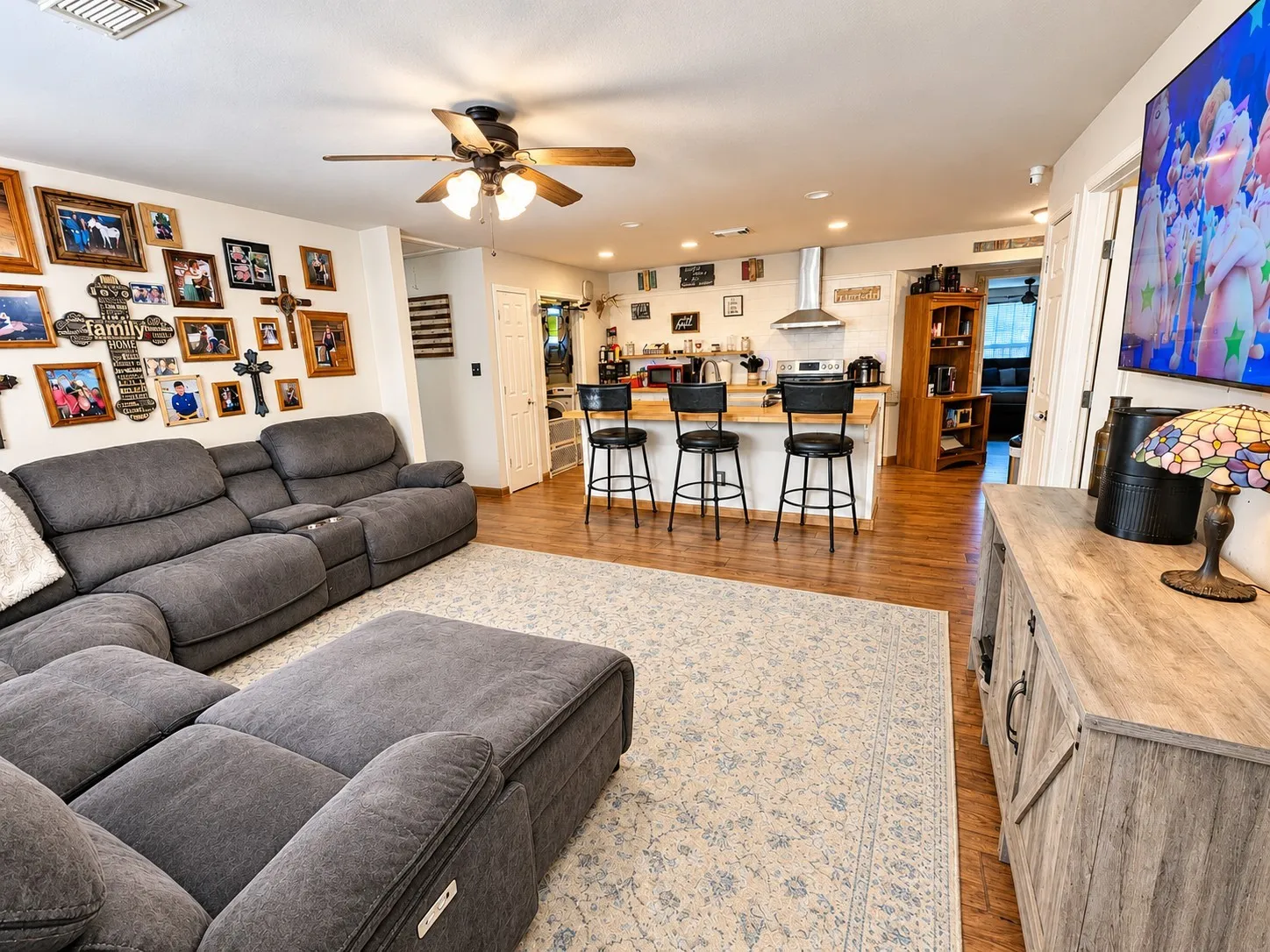 Single Family Residence For Sale in Wise County , 470 Private Road 3650, Paradise, Texas 76073, 4 Bedroom, 2 Bathroom, 3 Garage spaces, 1,582 Sqft, built in 2006, Preowned, mls#21205909, Real Estate Agent in Paradise, Homes For Sale in Wise county, Homes For Sale in Paradise, Realtor in Paradise Texas, Real Estate Brokerage Independent Realty Texas, Luminita Cordes Realtor