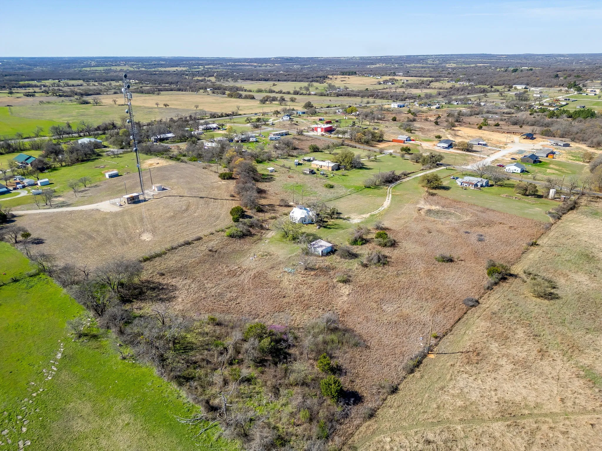 Single Family Residence For Sale in Parker County , 320 Windy Hill Lane, Springtown, Texas 76082, 1 Bedroom, 1 Bathroom, Garage spaces, 1,049 Sqft, built in 2004, mls#21205330, Real Estate Agent in Springtown, Homes For Sale in Parker county, Homes For Sale in Springtown, Realtor in Springtown Texas, Real Estate Brokerage Independent Realty Texas, Luminita Cordes Realtor