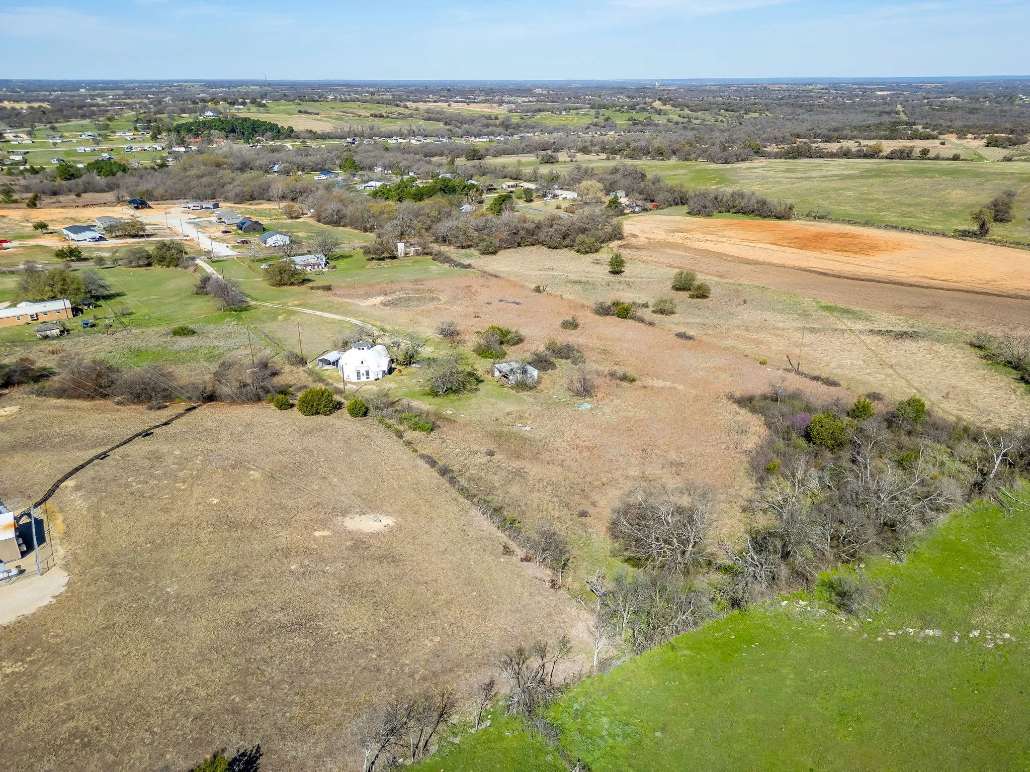Single Family Residence For Sale in Parker County , 320 Windy Hill Lane, Springtown, Texas 76082, 1 Bedroom, 1 Bathroom, Garage spaces, 1,049 Sqft, built in 2004, mls#21205330, Real Estate Agent in Springtown, Homes For Sale in Parker county, Homes For Sale in Springtown, Realtor in Springtown Texas, Real Estate Brokerage Independent Realty Texas, Luminita Cordes Realtor