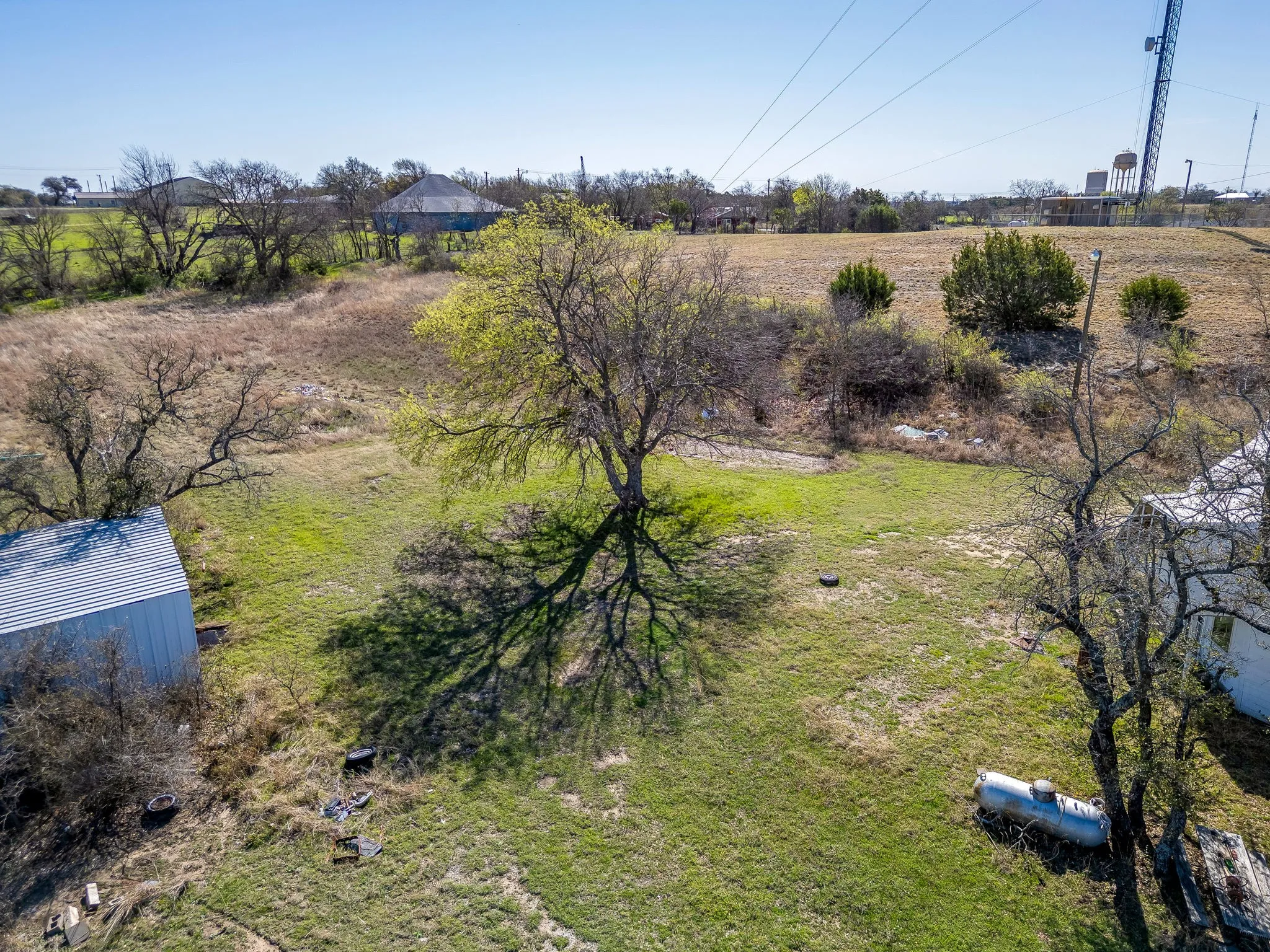 Single Family Residence For Sale in Parker County , 320 Windy Hill Lane, Springtown, Texas 76082, 1 Bedroom, 1 Bathroom, Garage spaces, 1,049 Sqft, built in 2004, mls#21205330, Real Estate Agent in Springtown, Homes For Sale in Parker county, Homes For Sale in Springtown, Realtor in Springtown Texas, Real Estate Brokerage Independent Realty Texas, Luminita Cordes Realtor