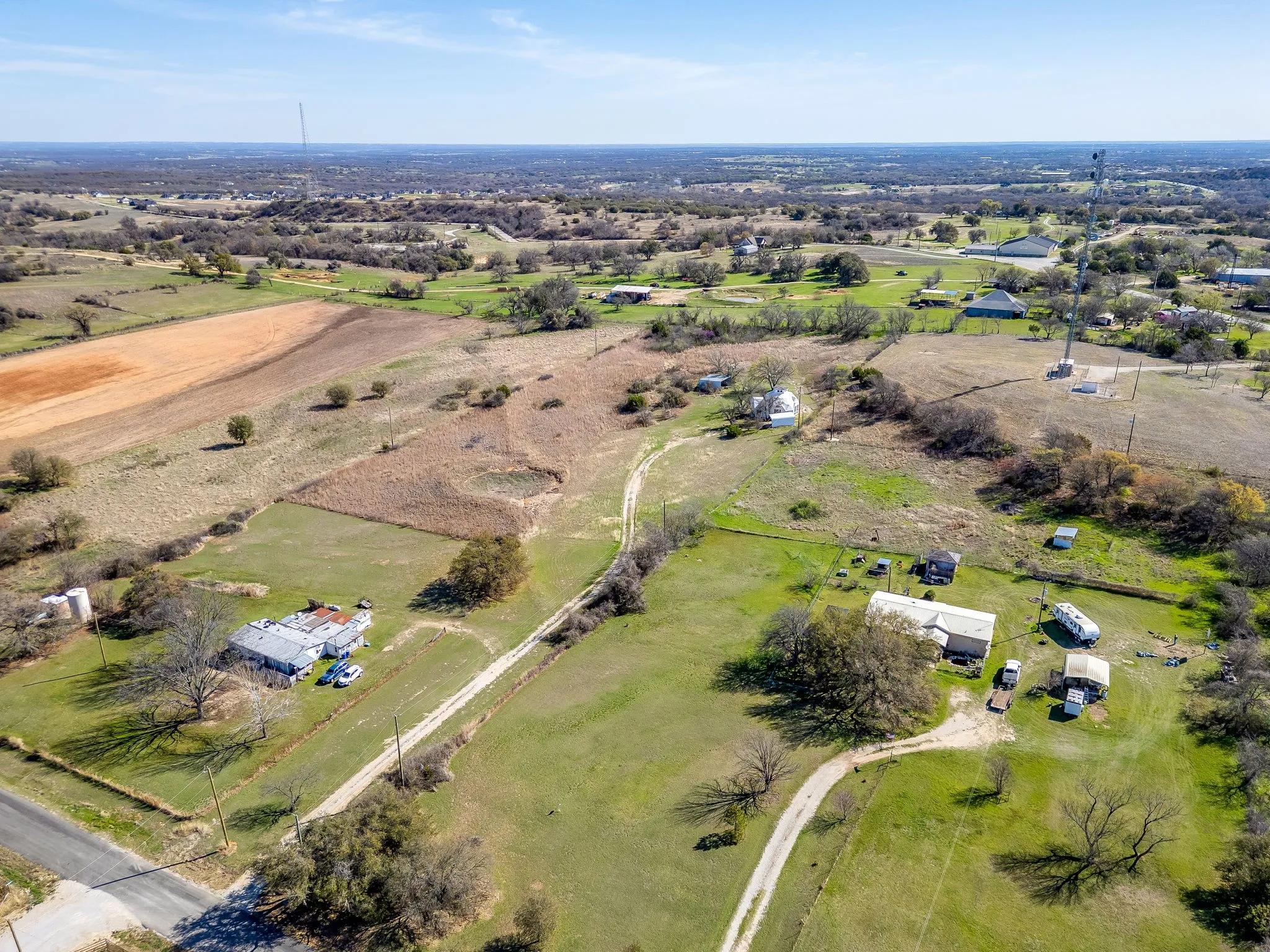 Single Family Residence For Sale in Parker County , 320 Windy Hill Lane, Springtown, Texas 76082, 1 Bedroom, 1 Bathroom, Garage spaces, 1,049 Sqft, built in 2004, mls#21205330, Real Estate Agent in Springtown, Homes For Sale in Parker county, Homes For Sale in Springtown, Realtor in Springtown Texas, Real Estate Brokerage Independent Realty Texas, Luminita Cordes Realtor