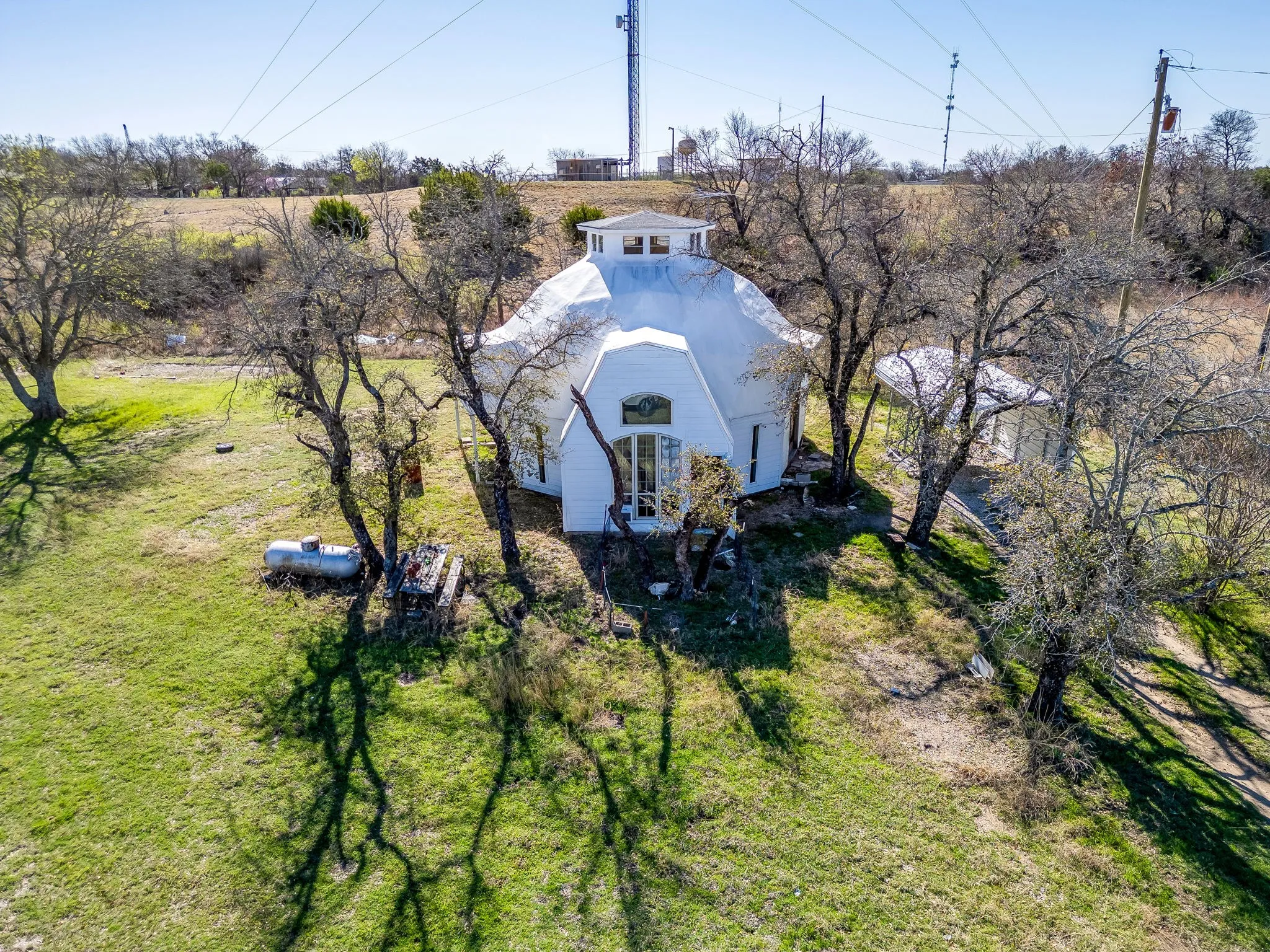 Single Family Residence For Sale in Parker County , 320 Windy Hill Lane, Springtown, Texas 76082, 1 Bedroom, 1 Bathroom, Garage spaces, 1,049 Sqft, built in 2004, mls#21205330, Real Estate Agent in Springtown, Homes For Sale in Parker county, Homes For Sale in Springtown, Realtor in Springtown Texas, Real Estate Brokerage Independent Realty Texas, Luminita Cordes Realtor